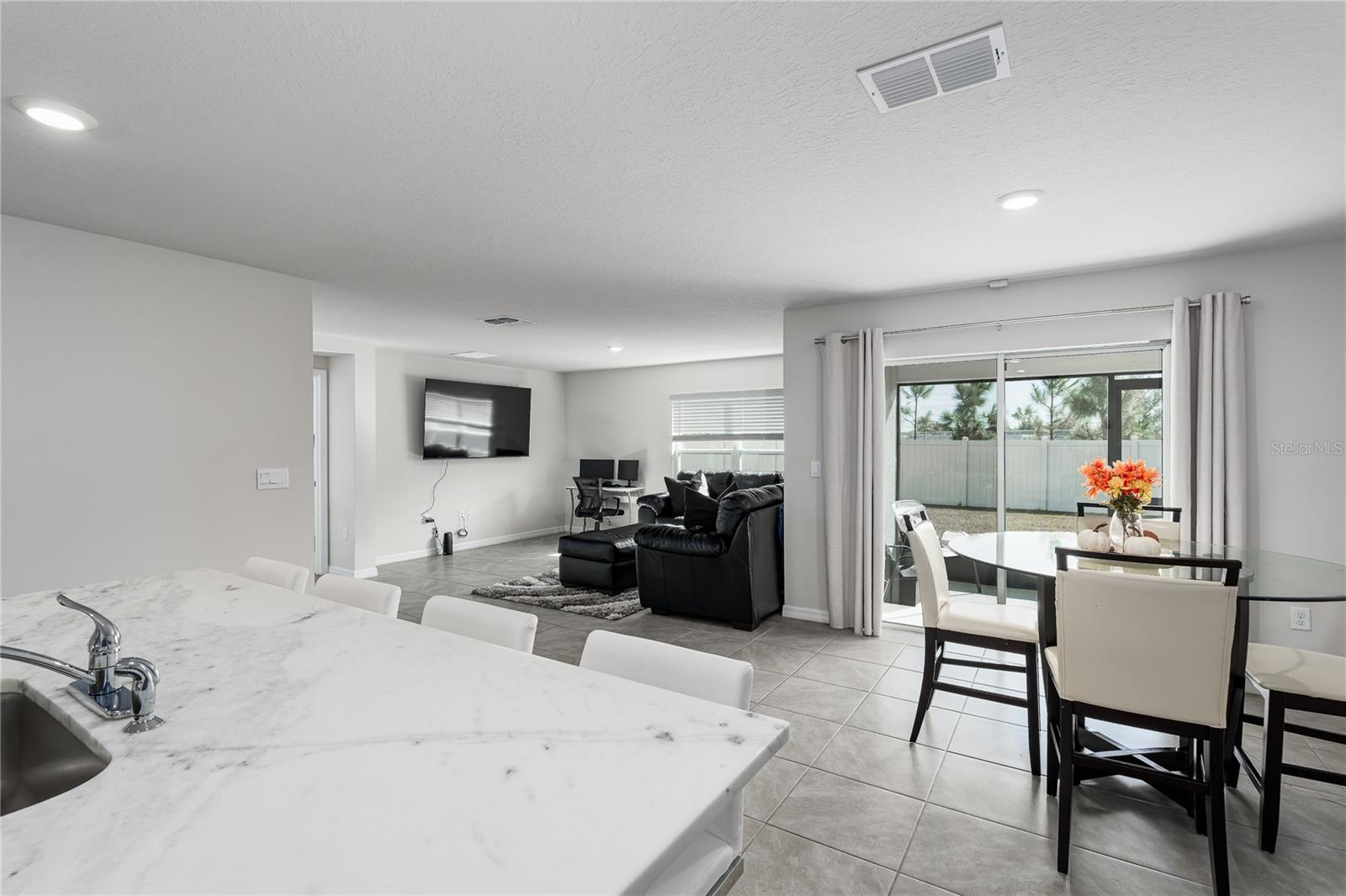 BELLA LAGO - Residential Lease