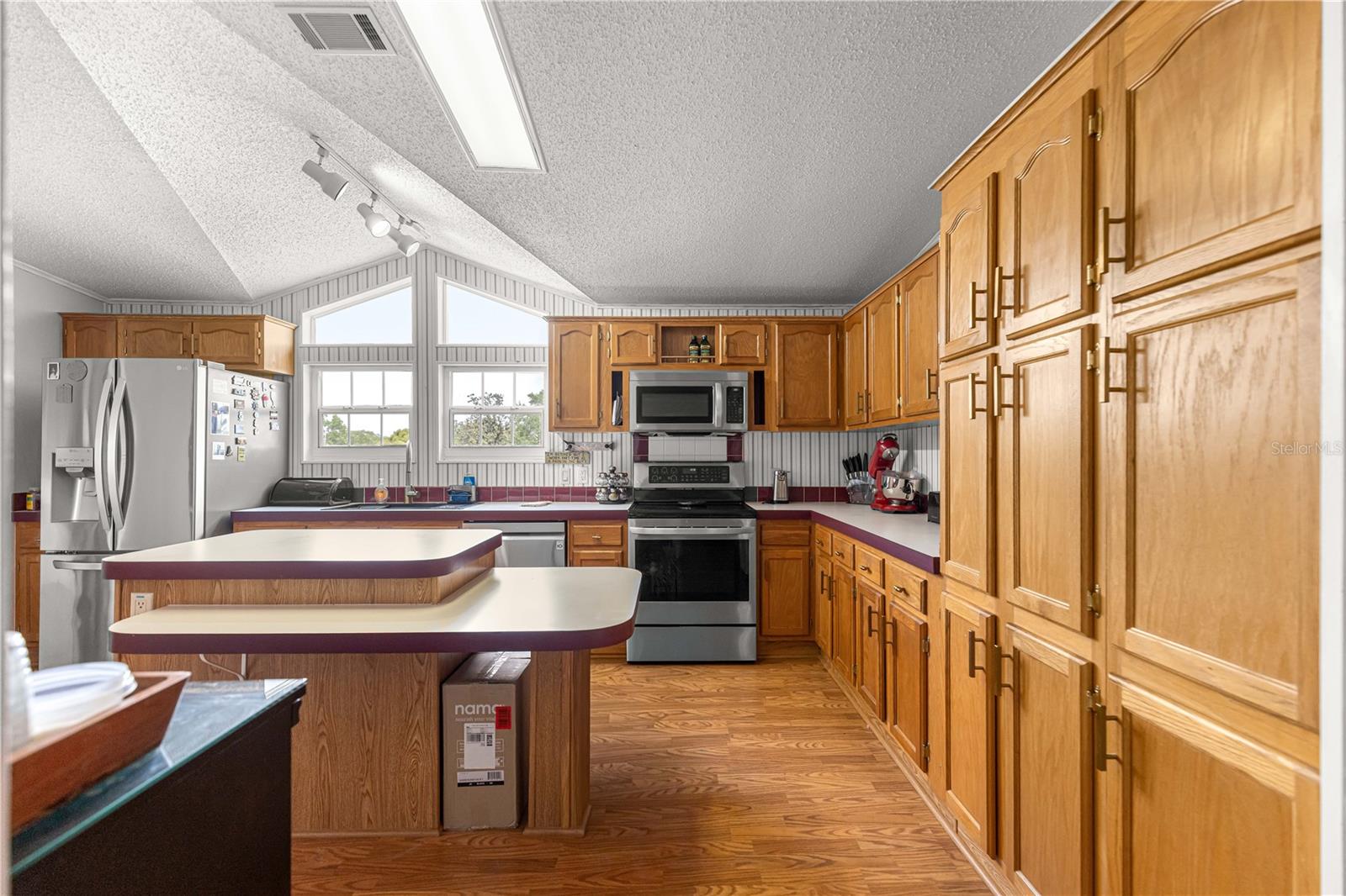 HILLTOP ESTATES - Residential