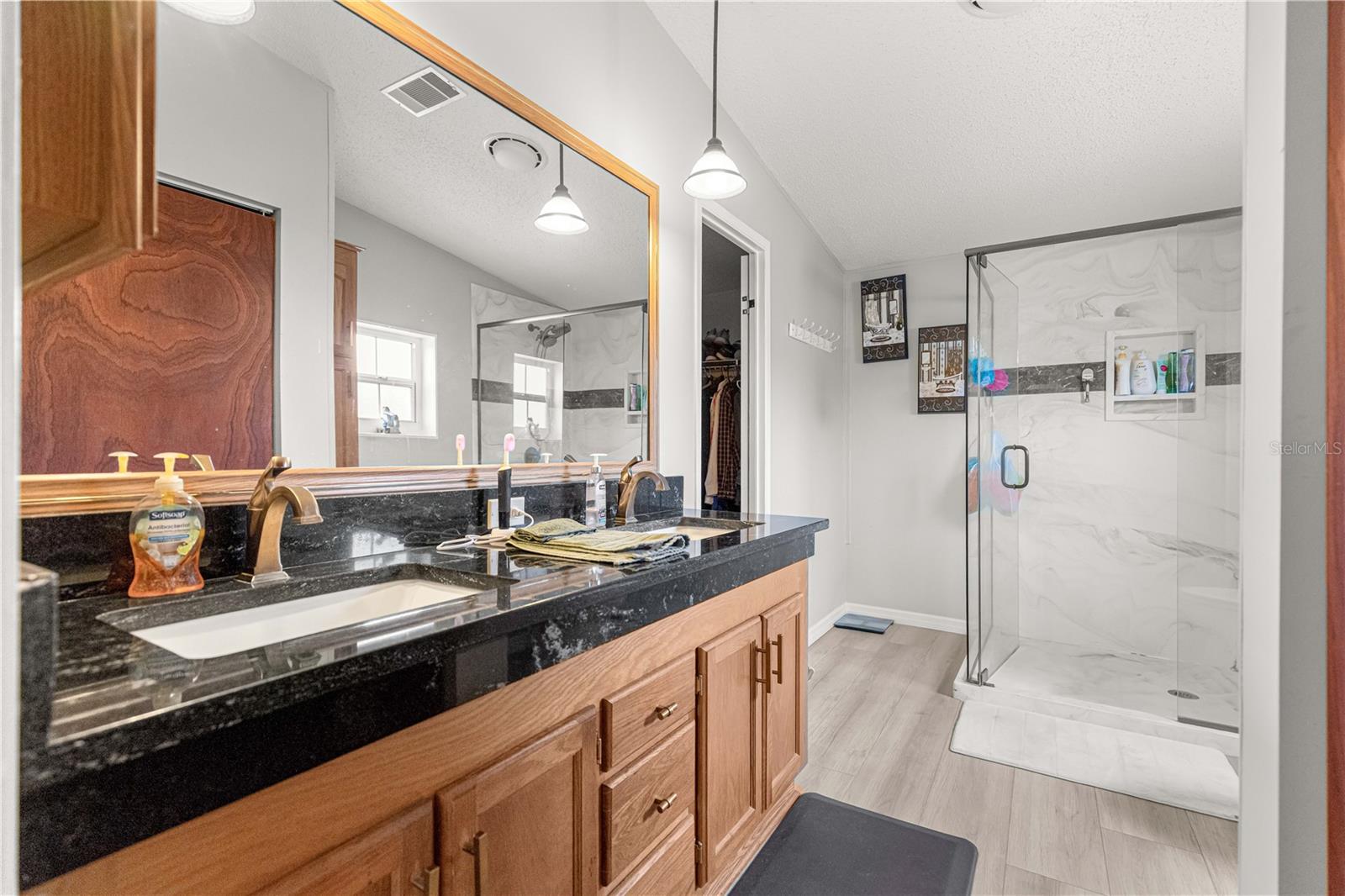 HILLTOP ESTATES - Residential