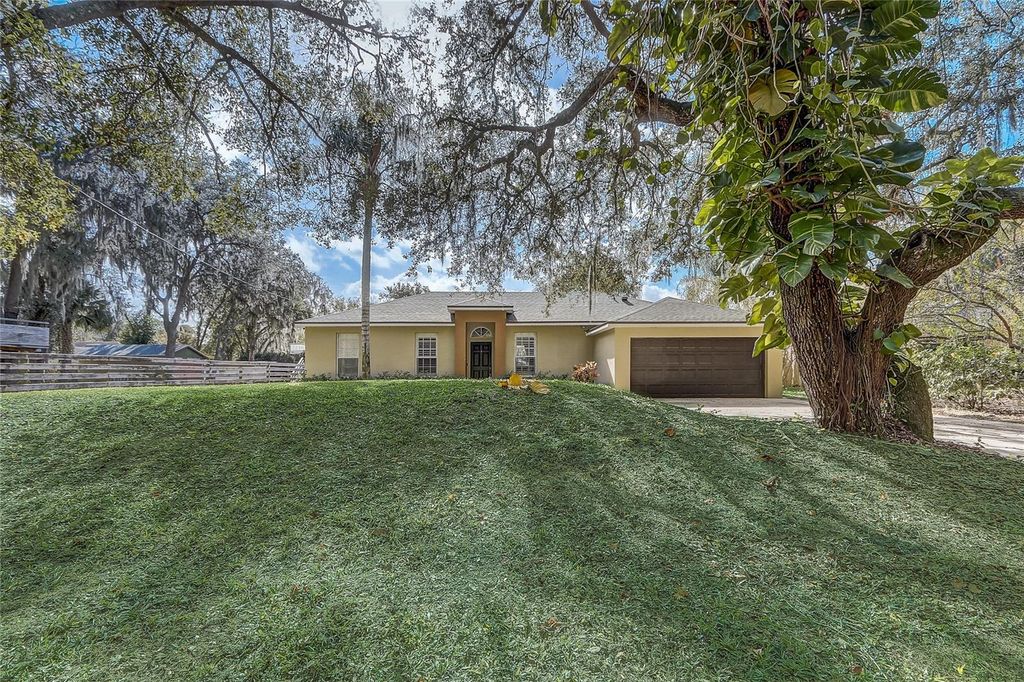 Photo of 933 Cass Avenue, Oviedo, FL 32765 (MLS # O6369405)