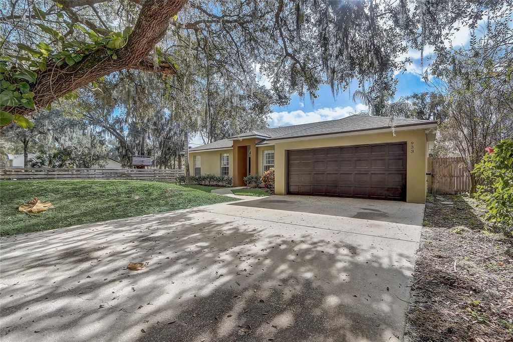 Photo of 933 Cass Avenue, Oviedo, FL 32765 (MLS # O6369405)