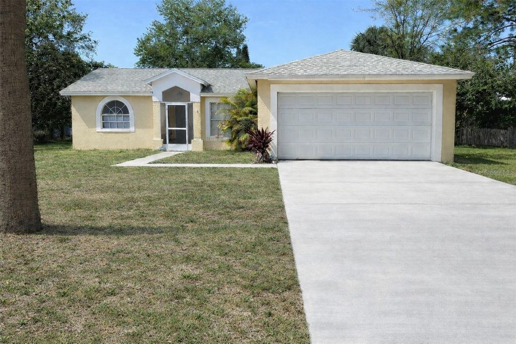 Photo of 15640 Kensington Trail, Clermont, FL 34711 (MLS # O6398931)