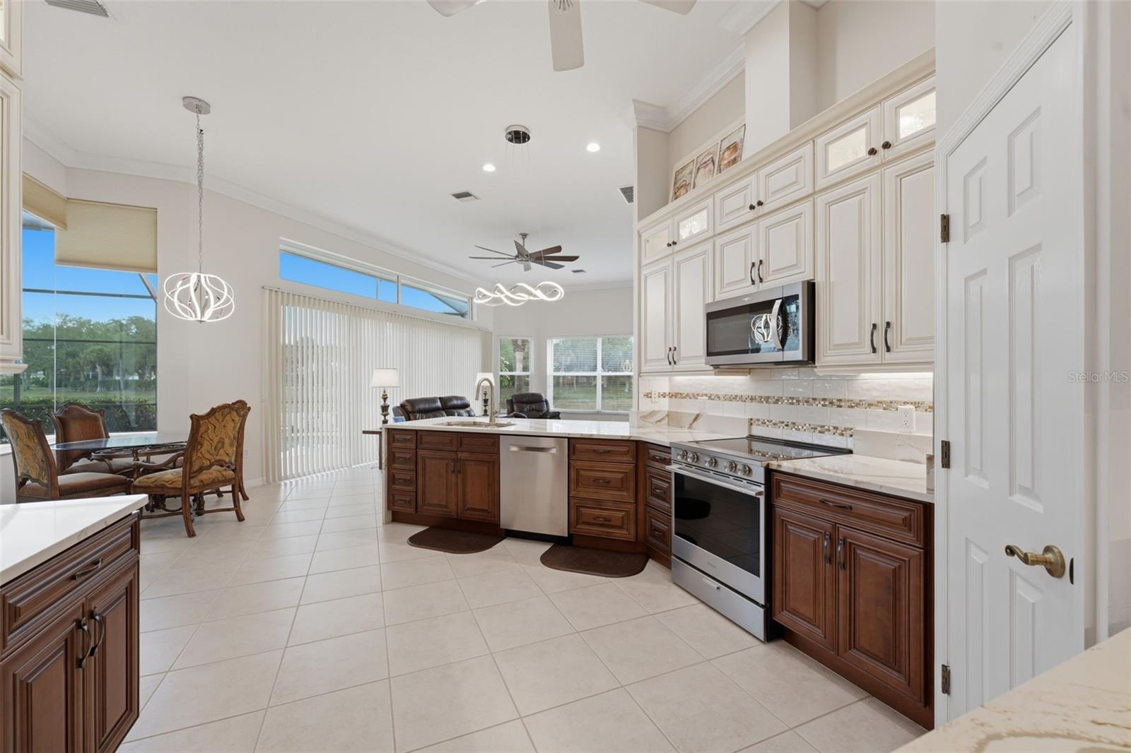 LAKES OF JACARANDA, - Residential
