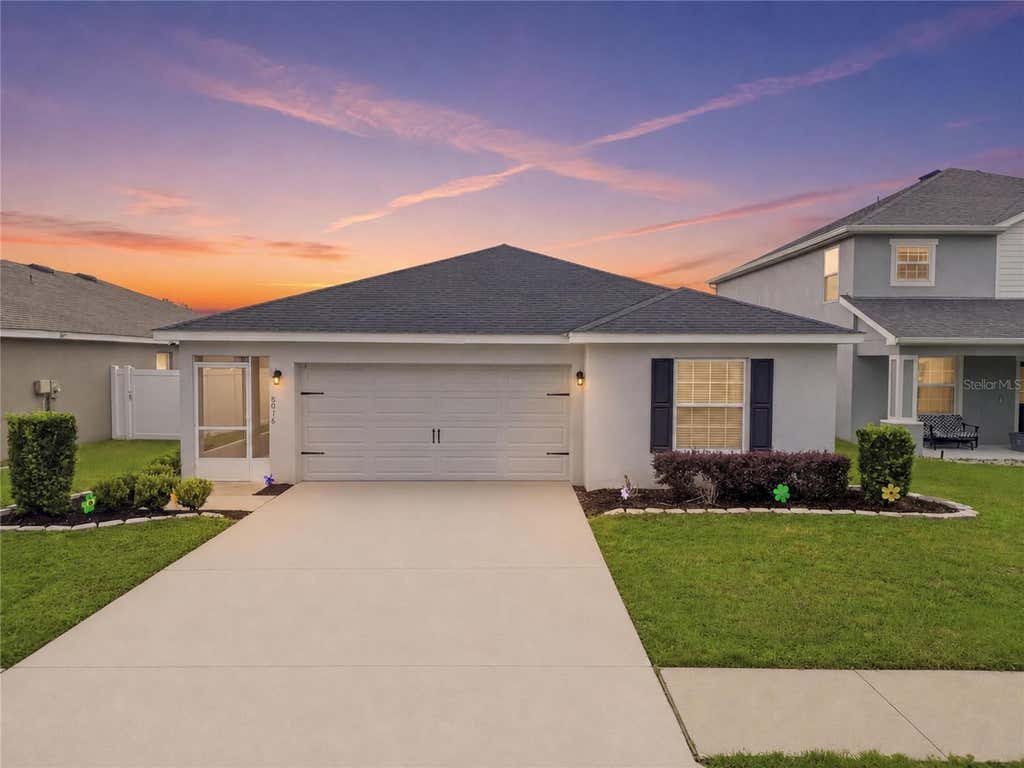 Photo of 8016 Diamond Creek Lane, Lakeland, FL 33809 (MLS # L4963570)
