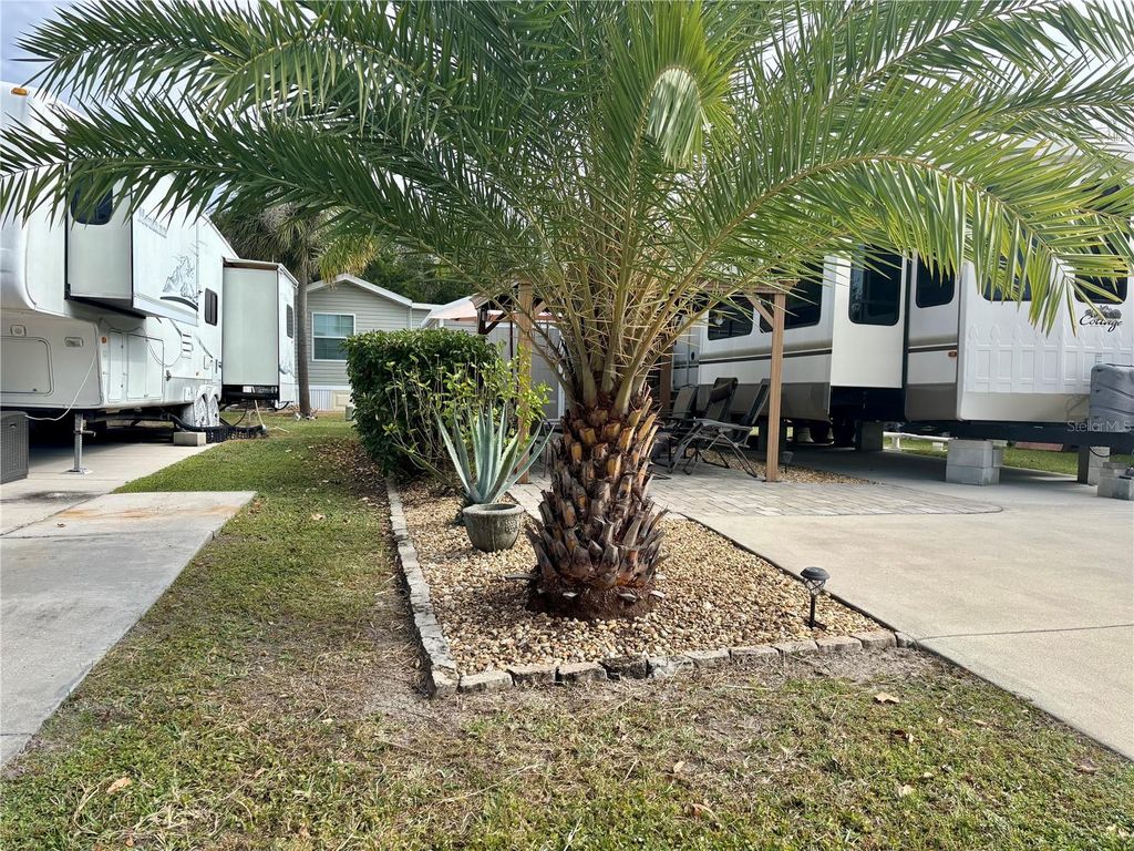 Photo of 3283 NE 104th Avenue, Silver Springs, FL 34488 (MLS # OM714801)