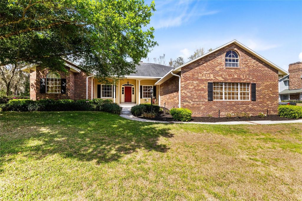 Photo of 1132 Howell Creek Drive, Winter Springs, FL 32708 (MLS # O6390266)