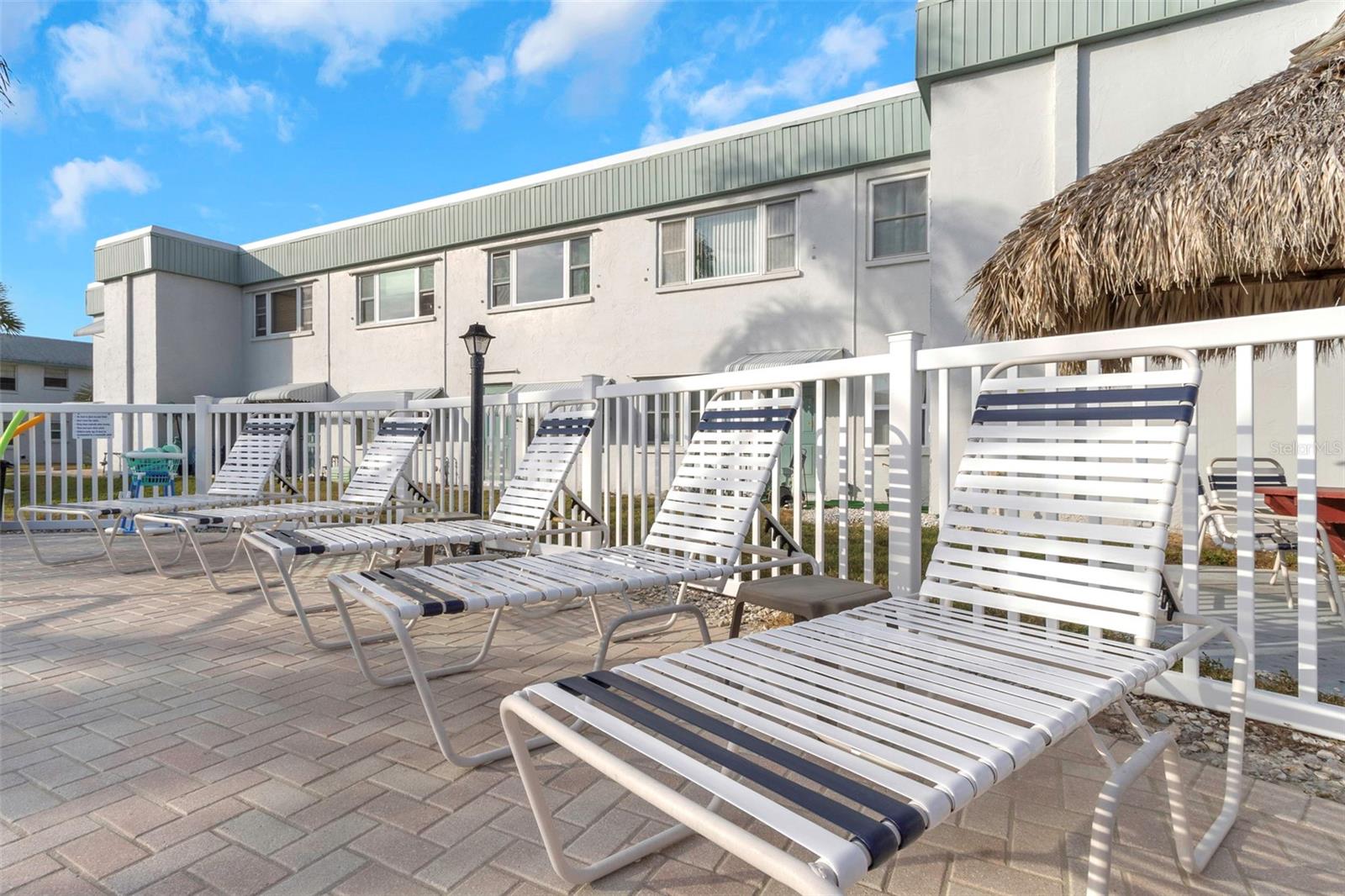 PARADISE SHORES - Residential