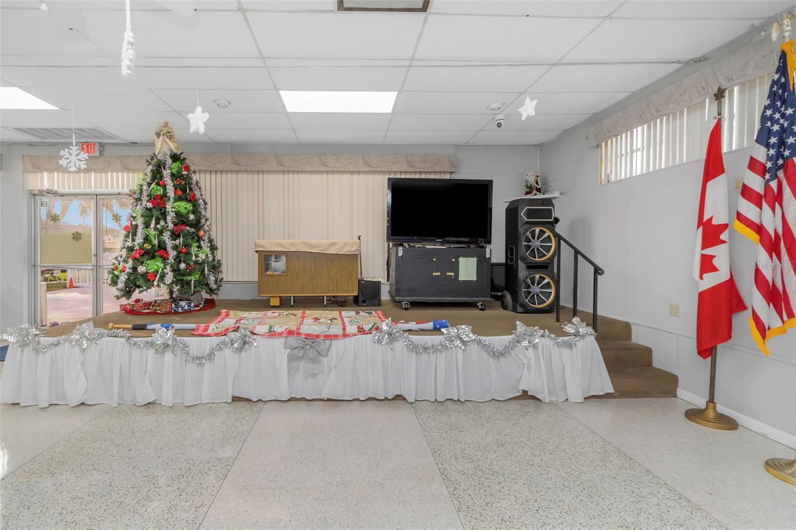 PARADISE SHORES - Residential