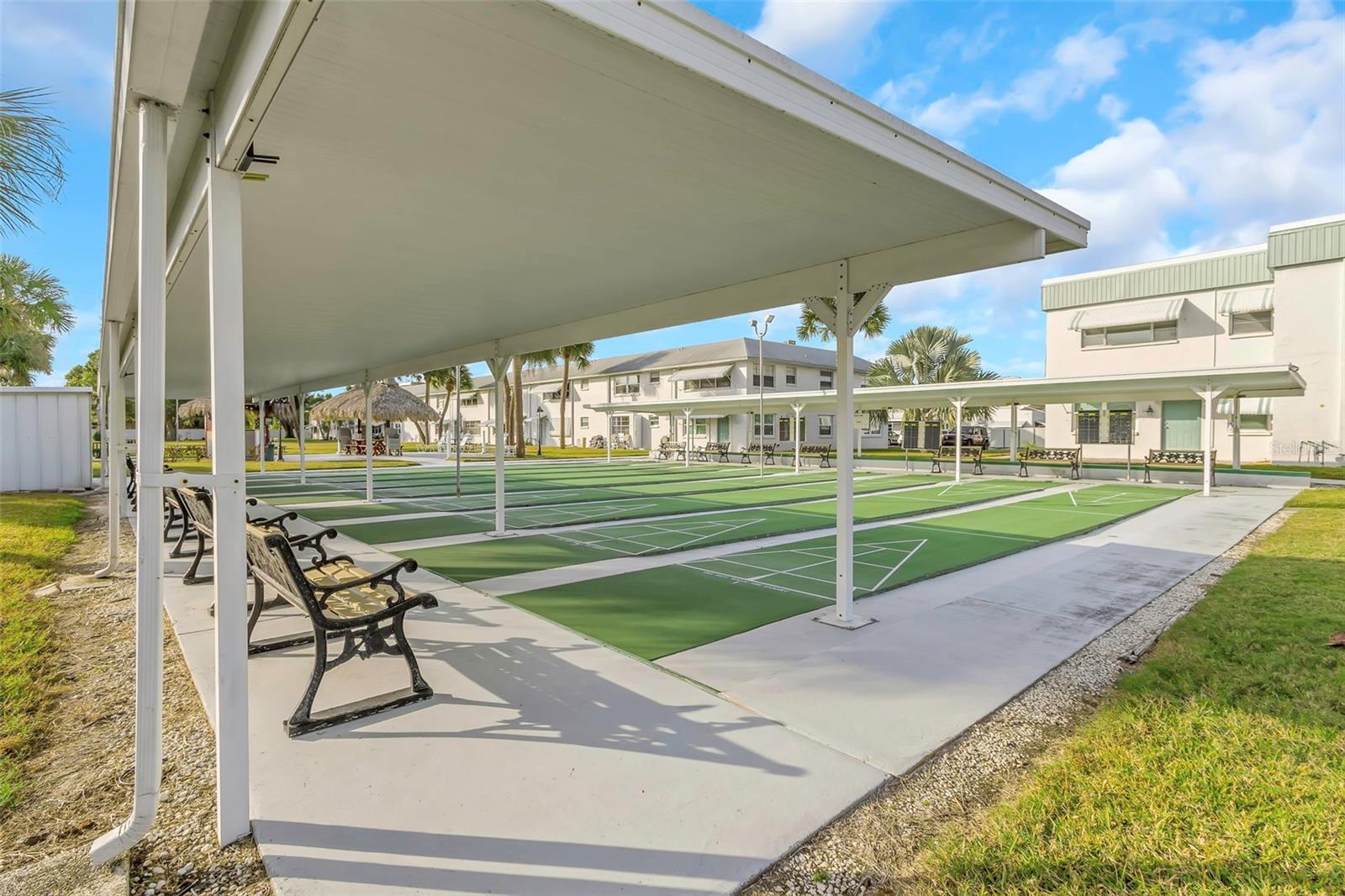 PARADISE SHORES - Residential