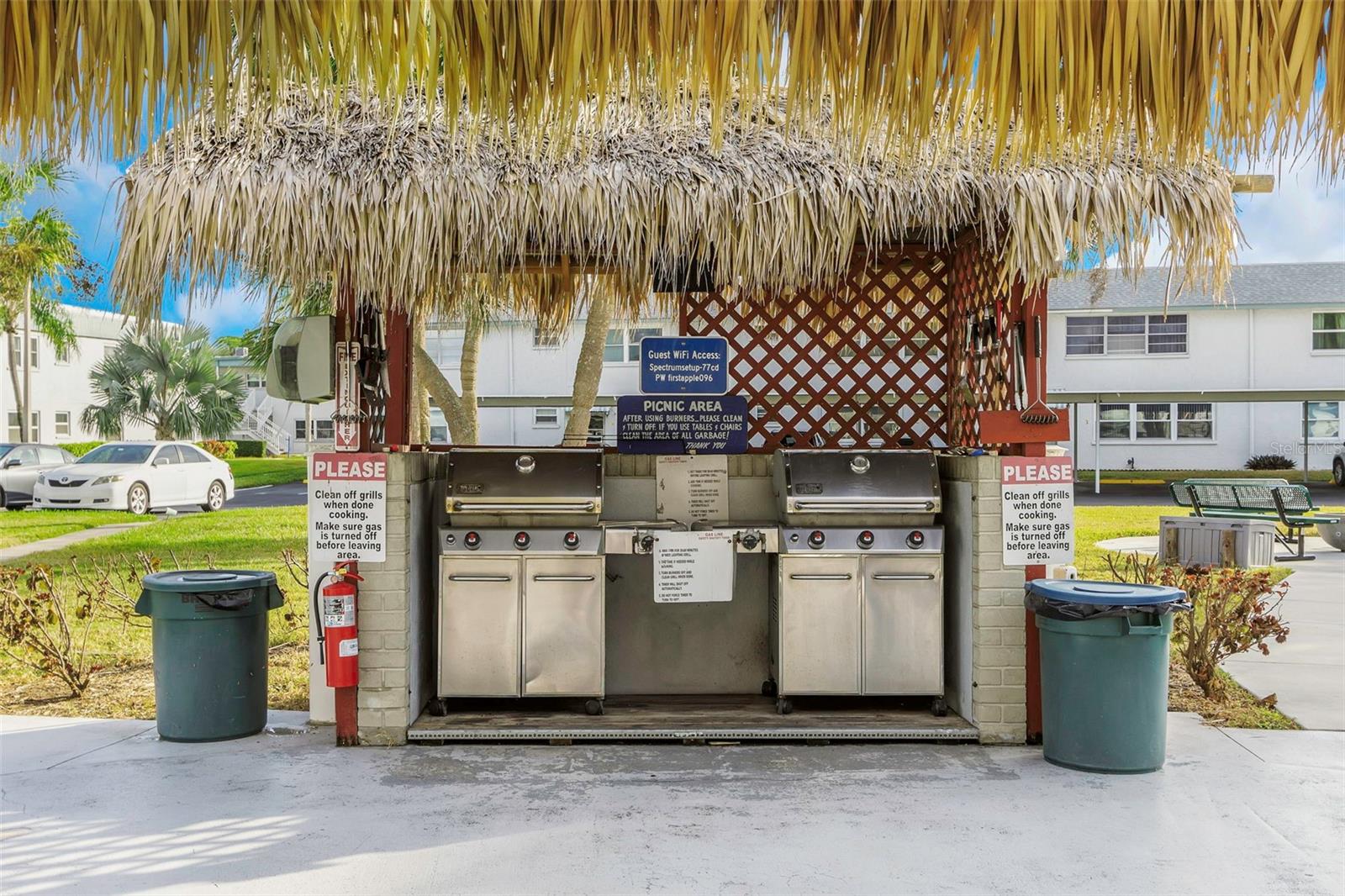 PARADISE SHORES - Residential