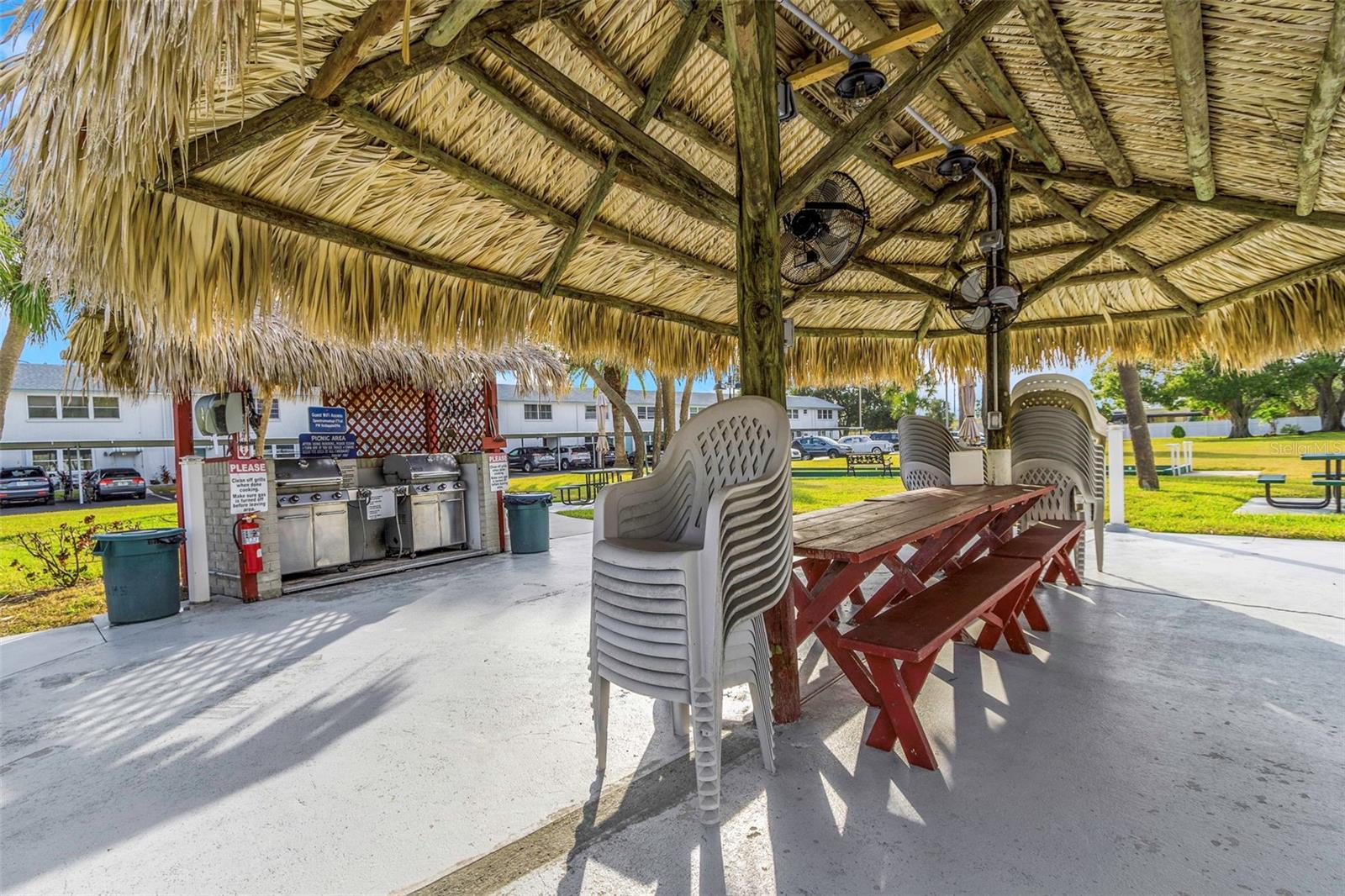 PARADISE SHORES - Residential