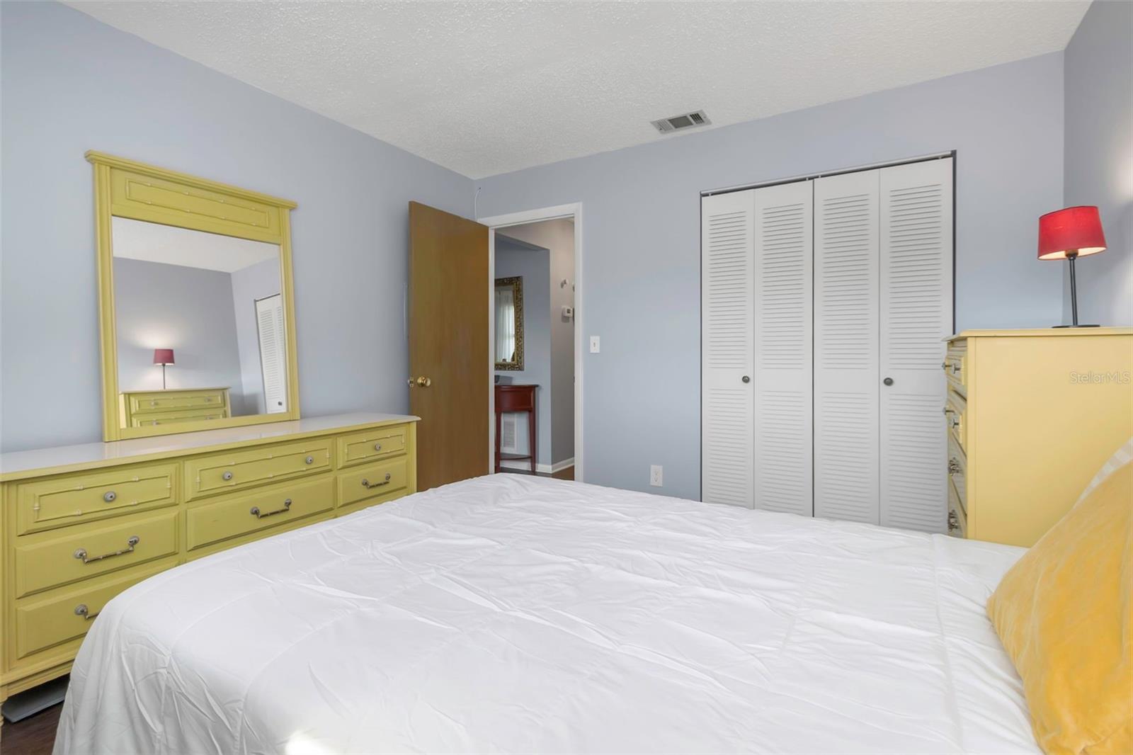 PARADISE SHORES - Residential