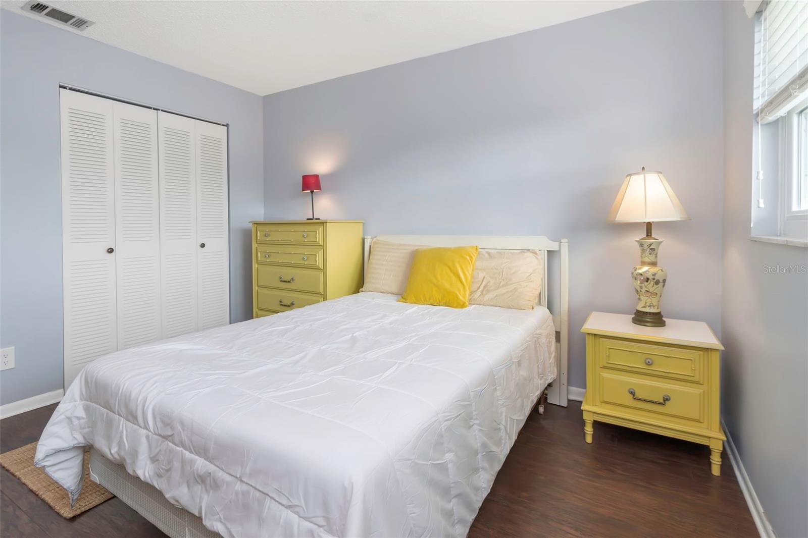 PARADISE SHORES - Residential