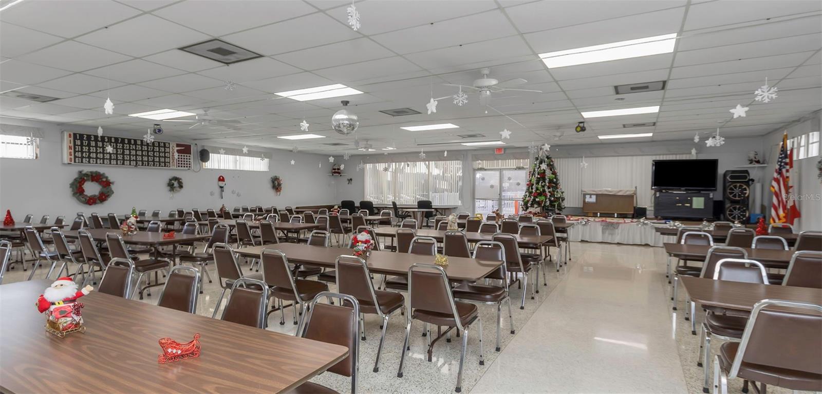 PARADISE SHORES - Residential