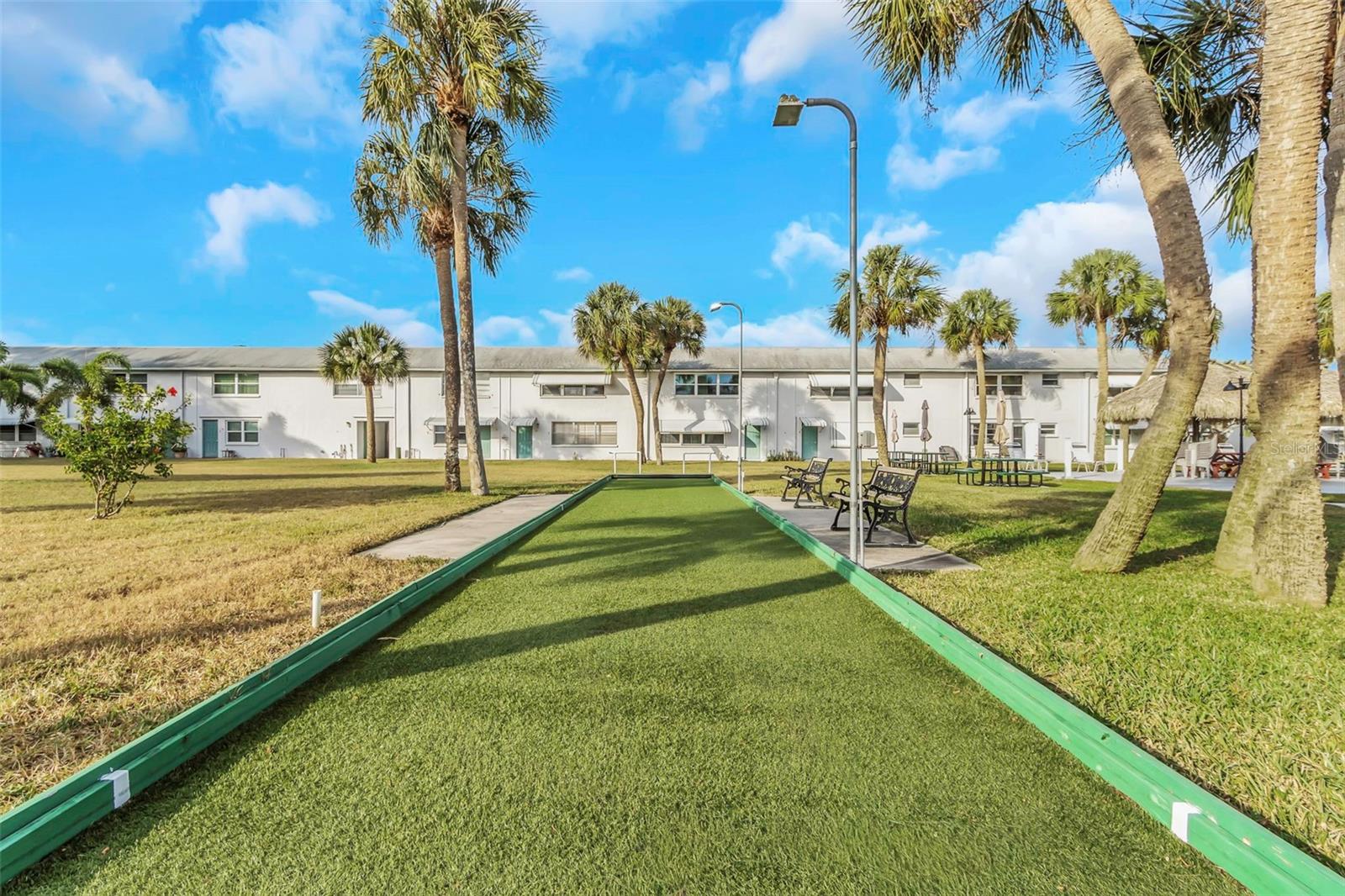 PARADISE SHORES - Residential