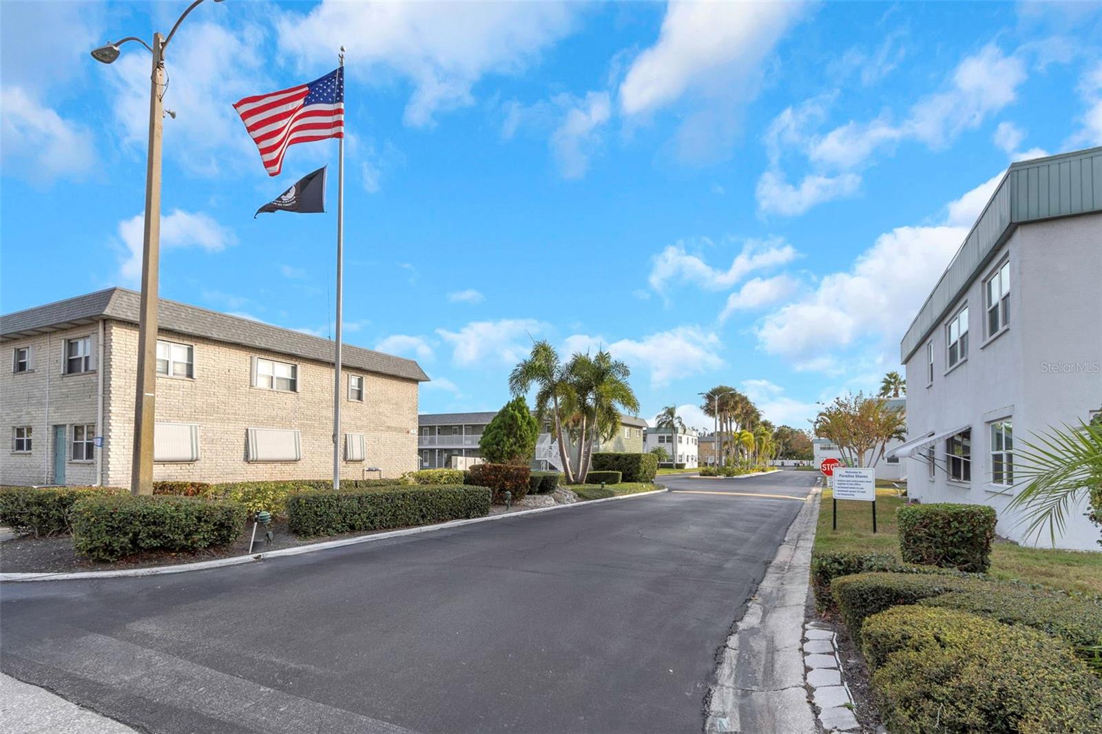 PARADISE SHORES - Residential