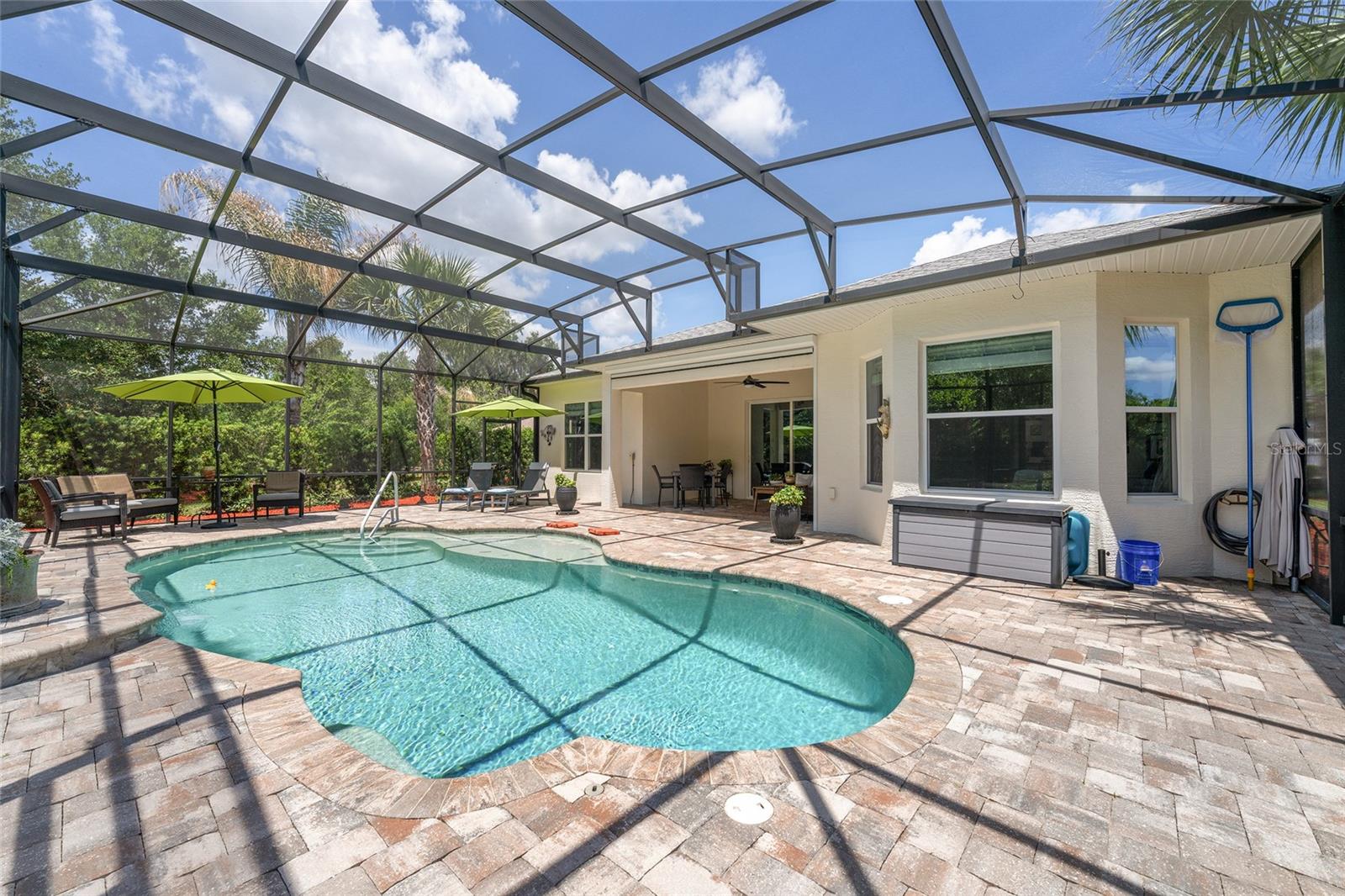 LAKESIDE LANDINGS ENCLAVE - Residential