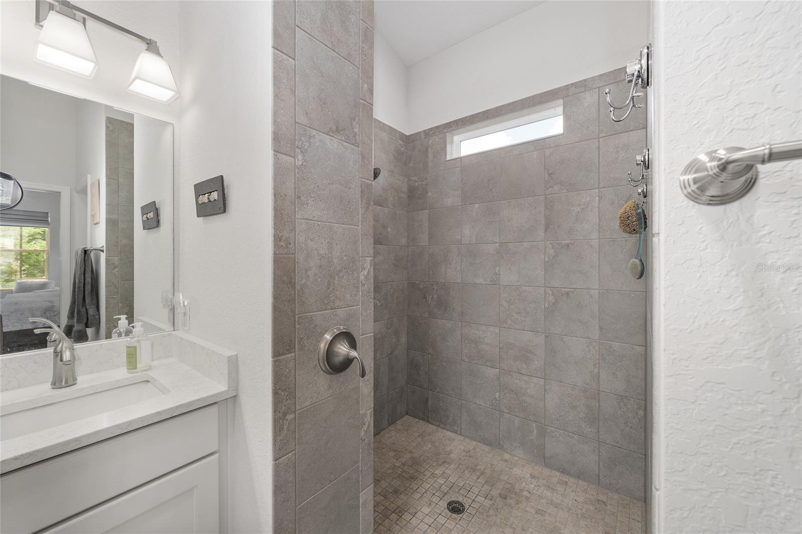 LAKESIDE LANDINGS ENCLAVE - Residential