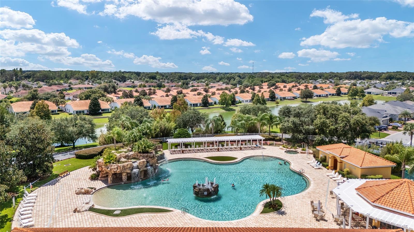 LAKESIDE LANDINGS ENCLAVE - Residential