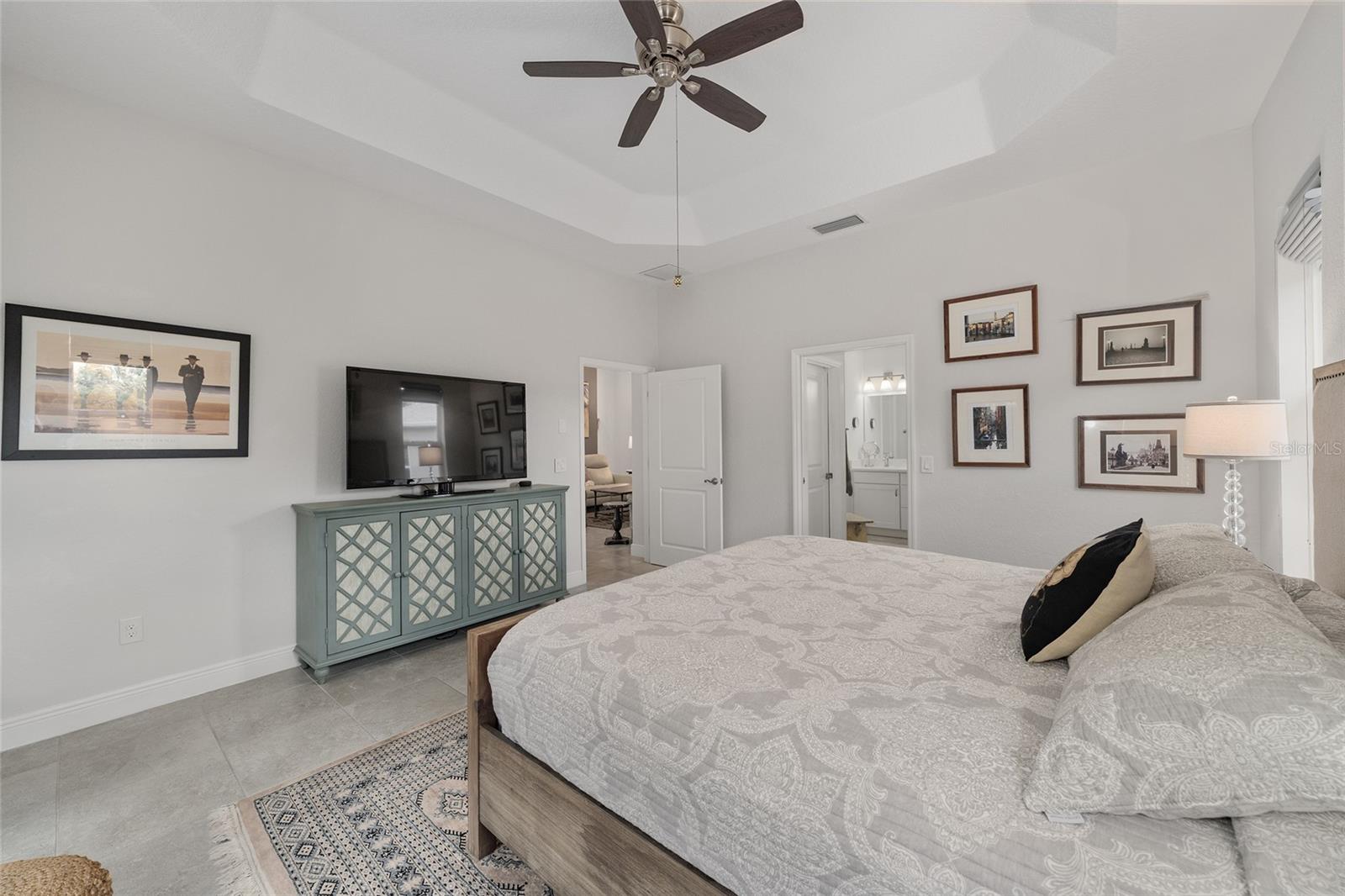 LAKESIDE LANDINGS ENCLAVE - Residential