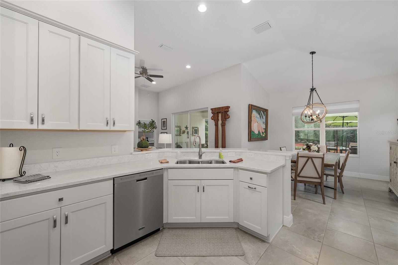 LAKESIDE LANDINGS ENCLAVE - Residential