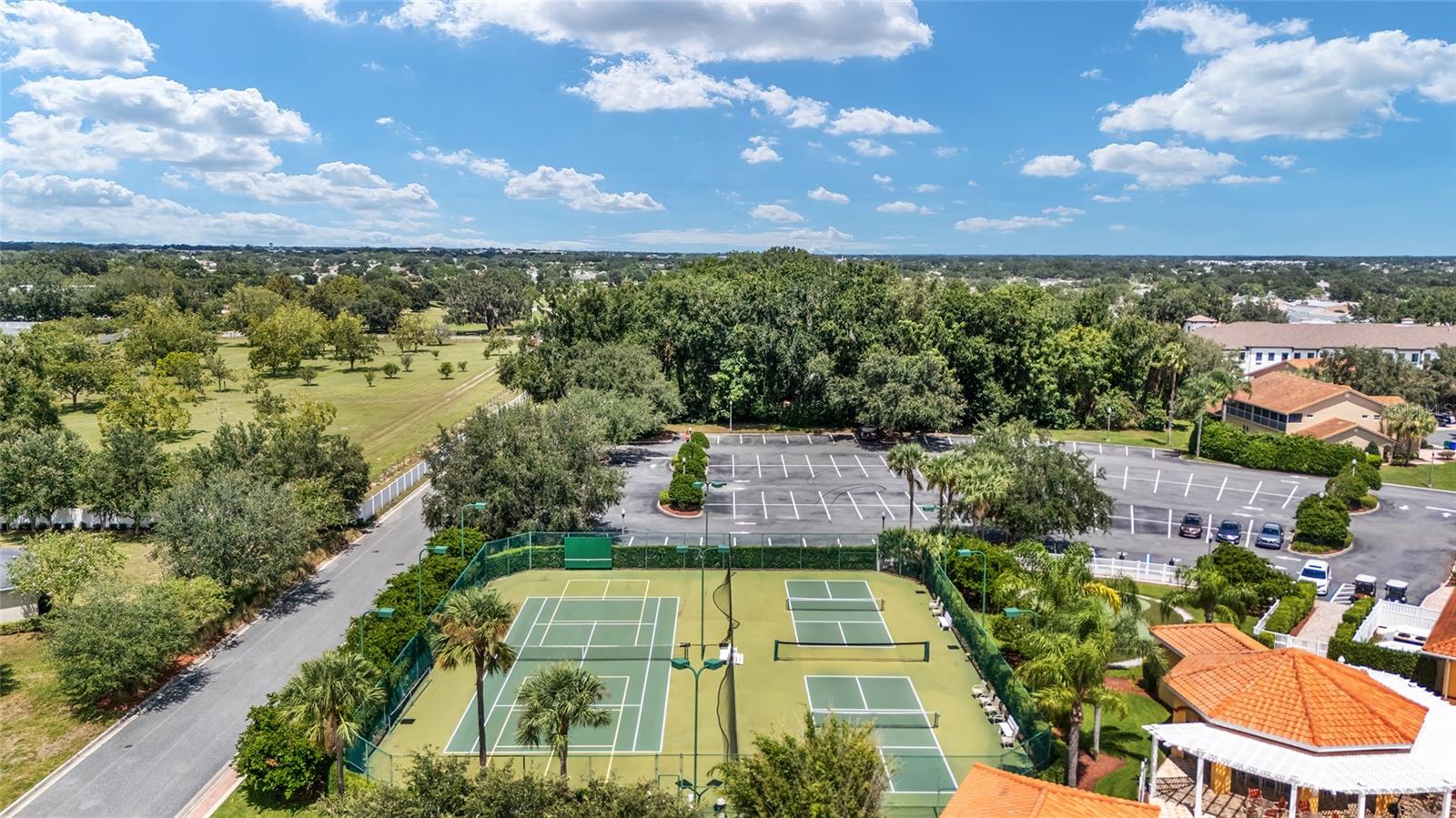 LAKESIDE LANDINGS ENCLAVE - Residential