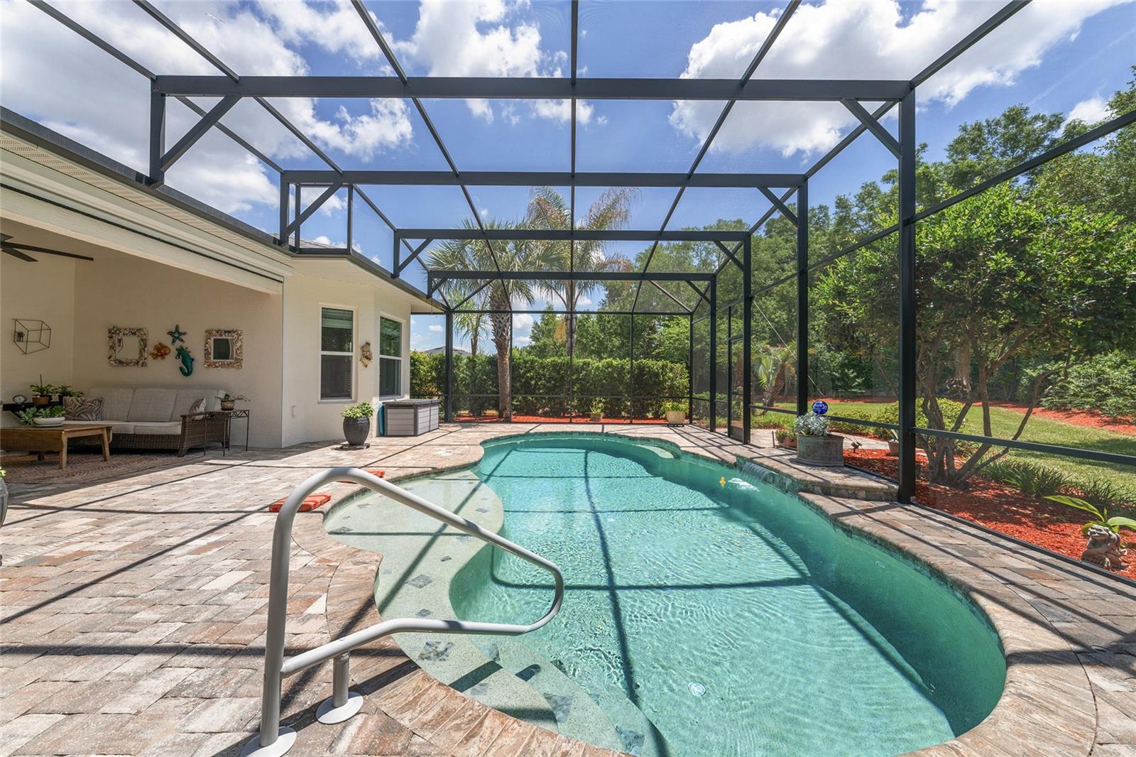 LAKESIDE LANDINGS ENCLAVE - Residential
