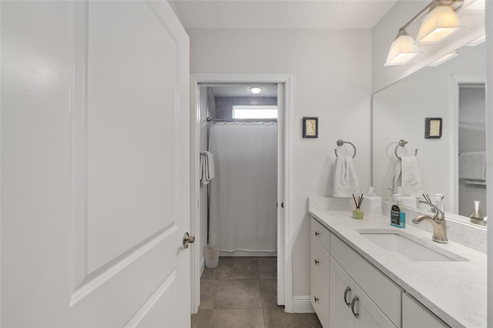 LAKESIDE LANDINGS ENCLAVE - Residential