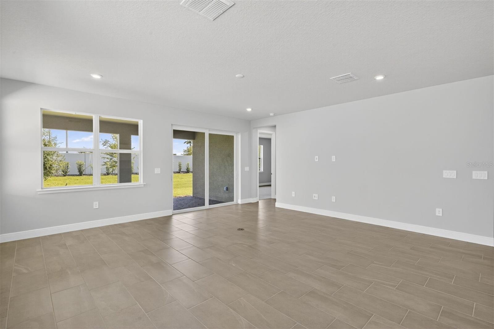 SUNSTONE LAKESIDE AT WELLEN PARK - Residential