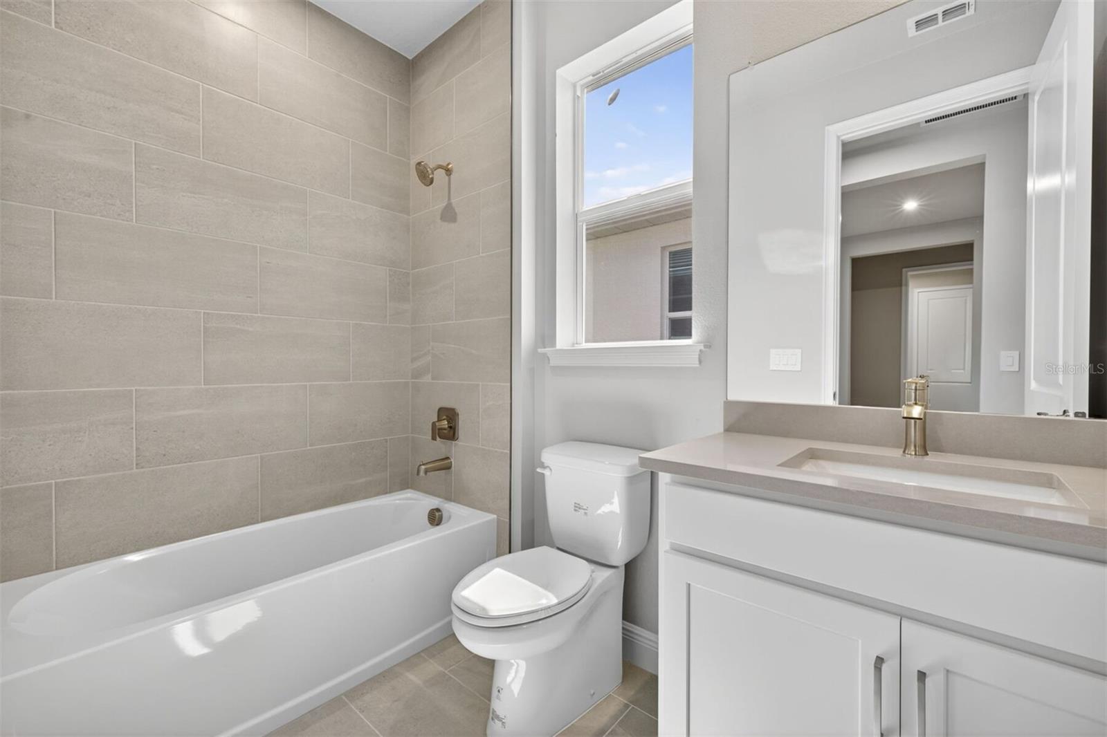 SUNSTONE LAKESIDE AT WELLEN PARK - Residential