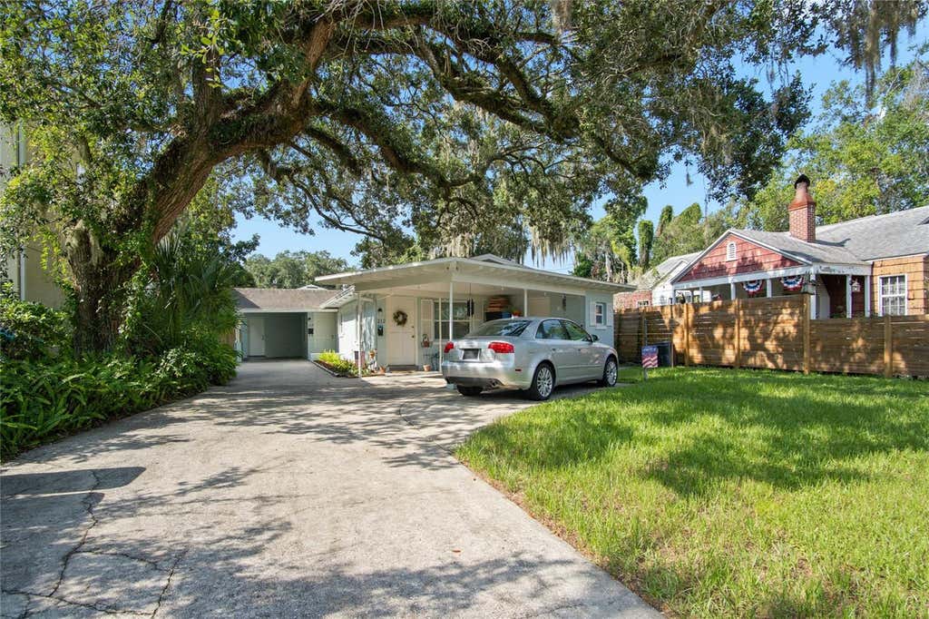 Photo of 212 E Harvard Street, Orlando, FL 32804 (MLS # O6431356)