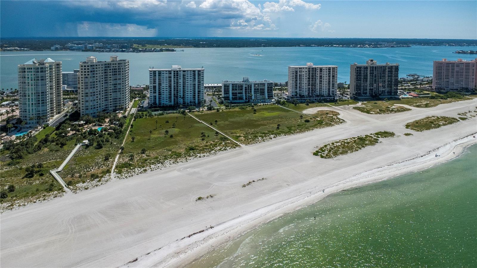 LANDMARK TOWERS - Residential