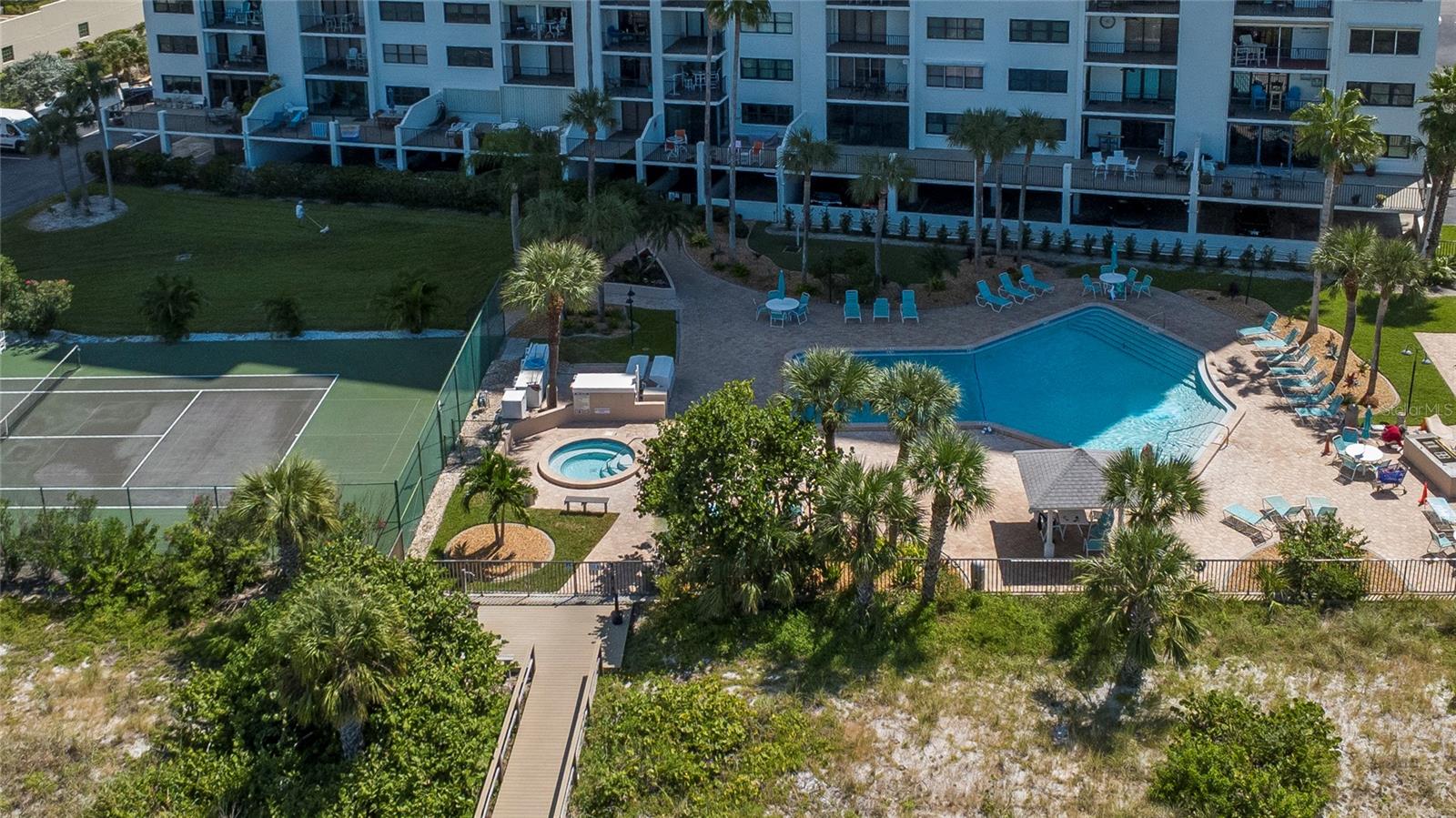 LANDMARK TOWERS - Residential