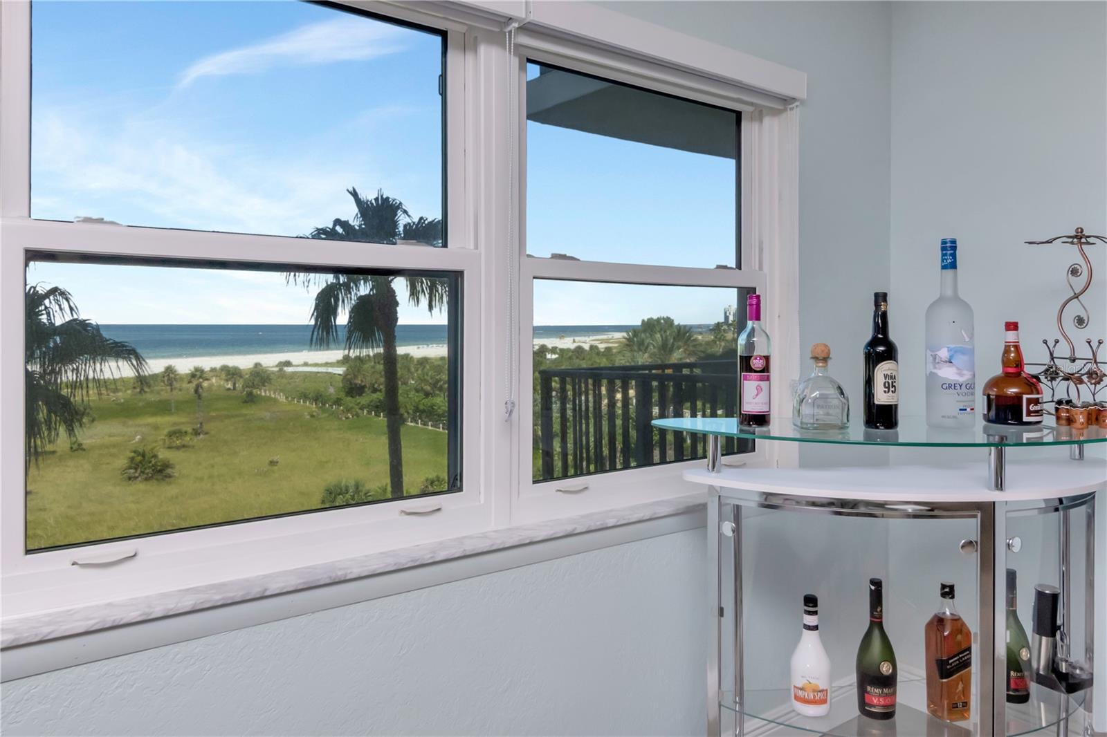 LANDMARK TOWERS - Residential