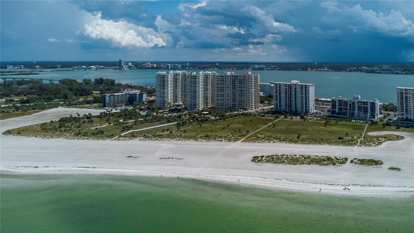 LANDMARK TOWERS - Residential