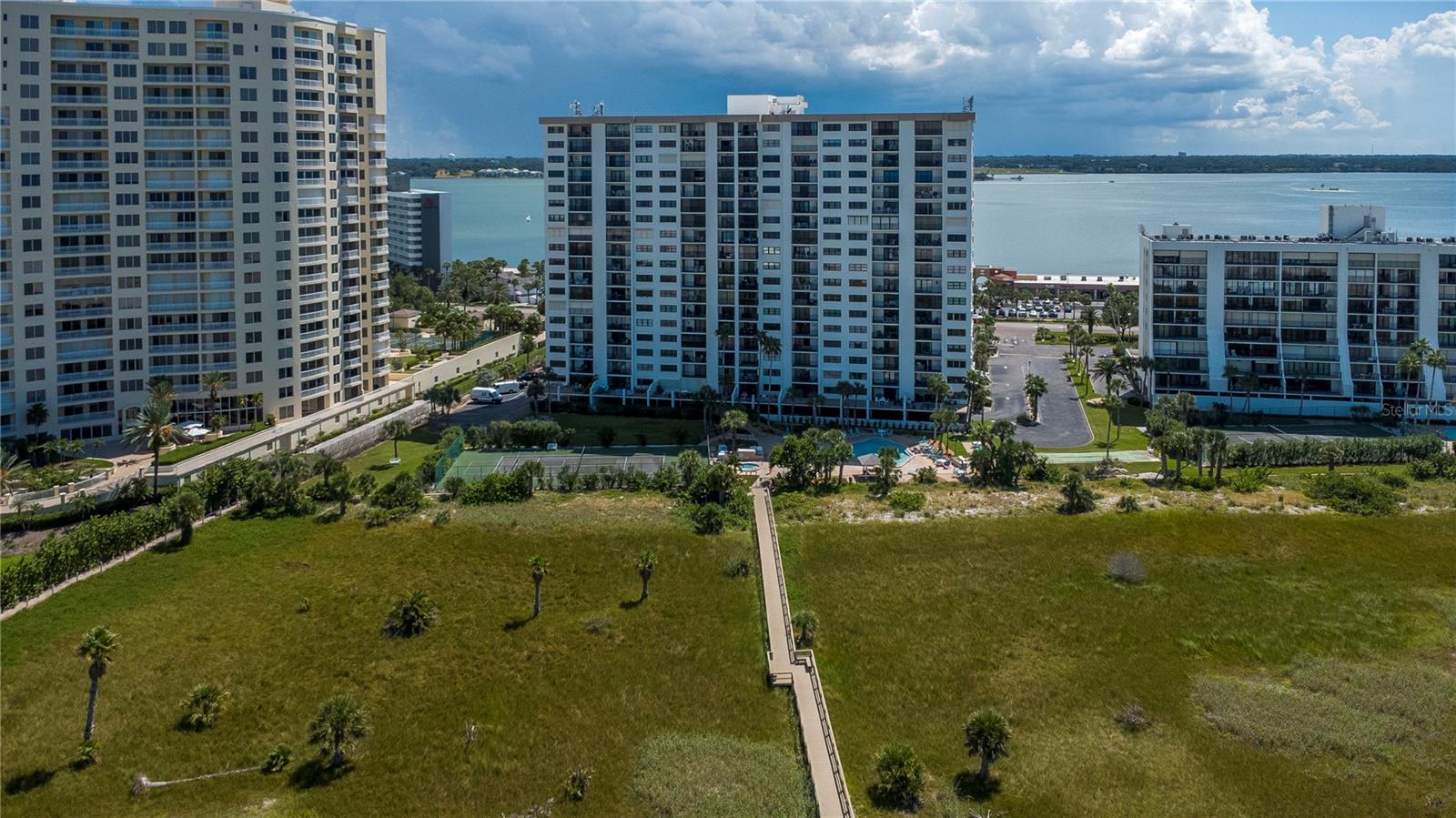 LANDMARK TOWERS - Residential