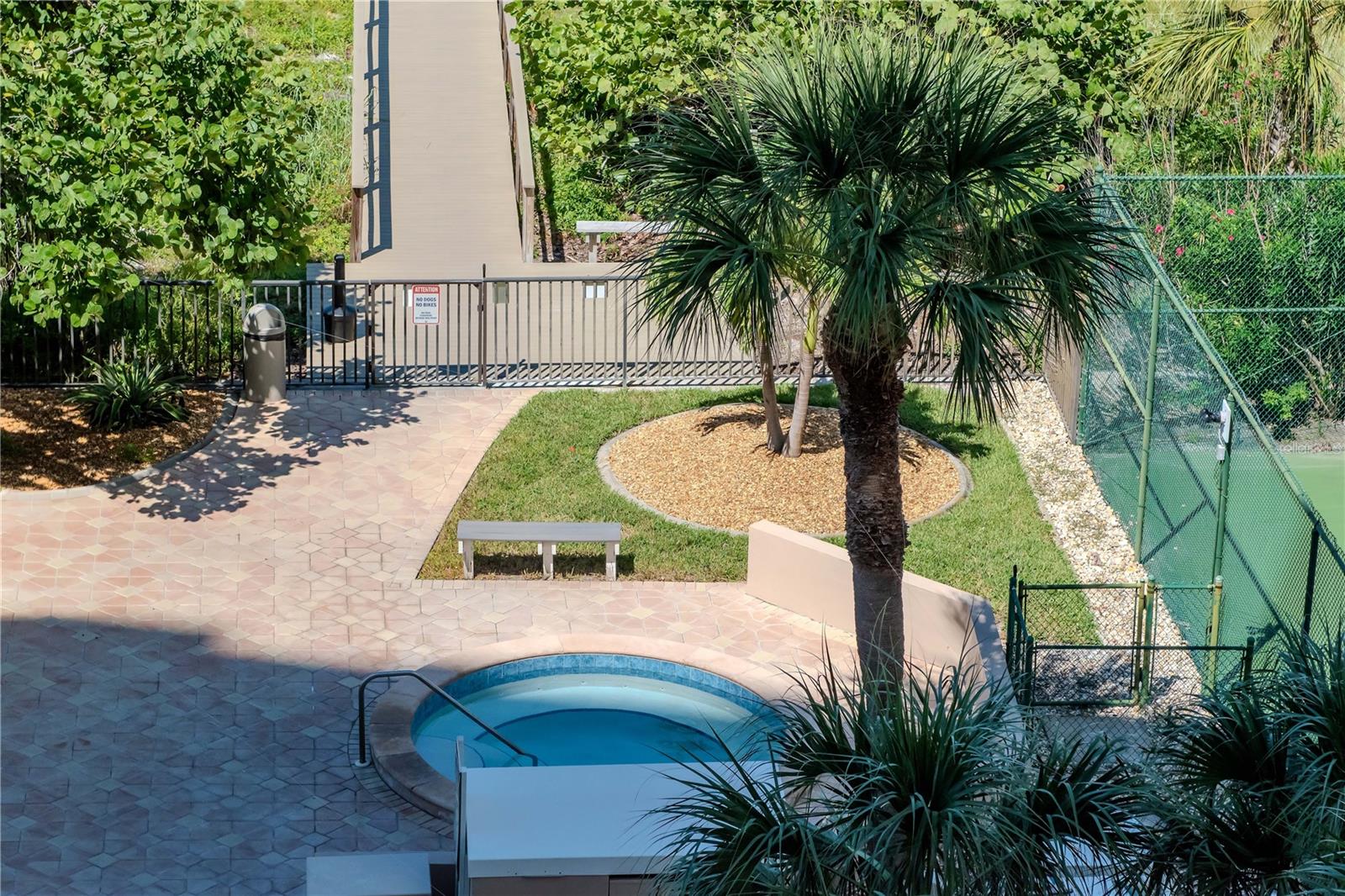 LANDMARK TOWERS - Residential