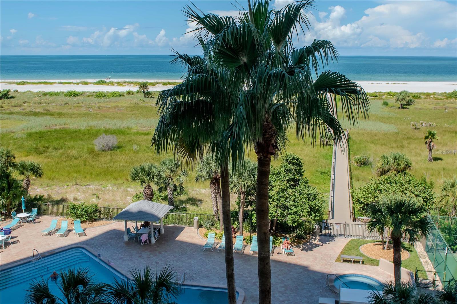 LANDMARK TOWERS - Residential