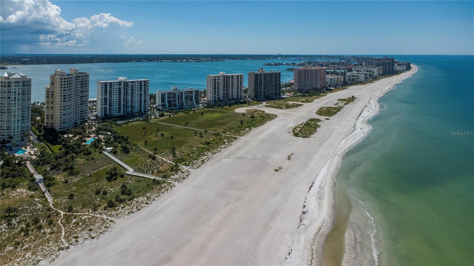 LANDMARK TOWERS - Residential