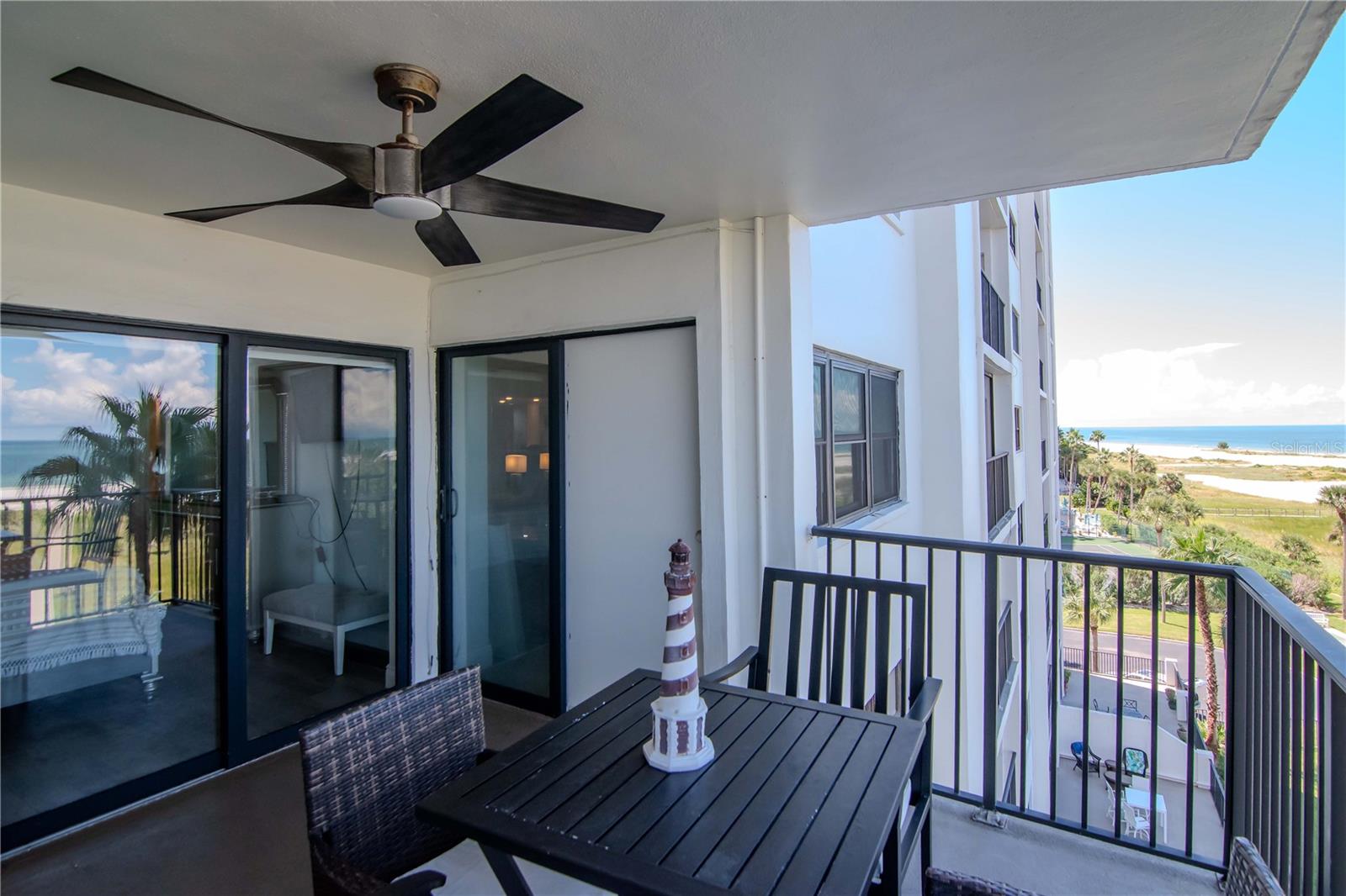 LANDMARK TOWERS - Residential