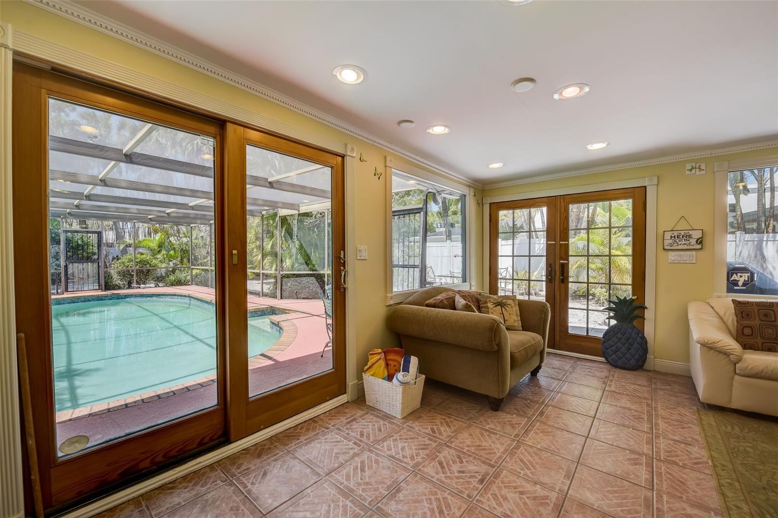 SAINT ARMANDS DIV JOHN RINGLING ESTATES - Residential