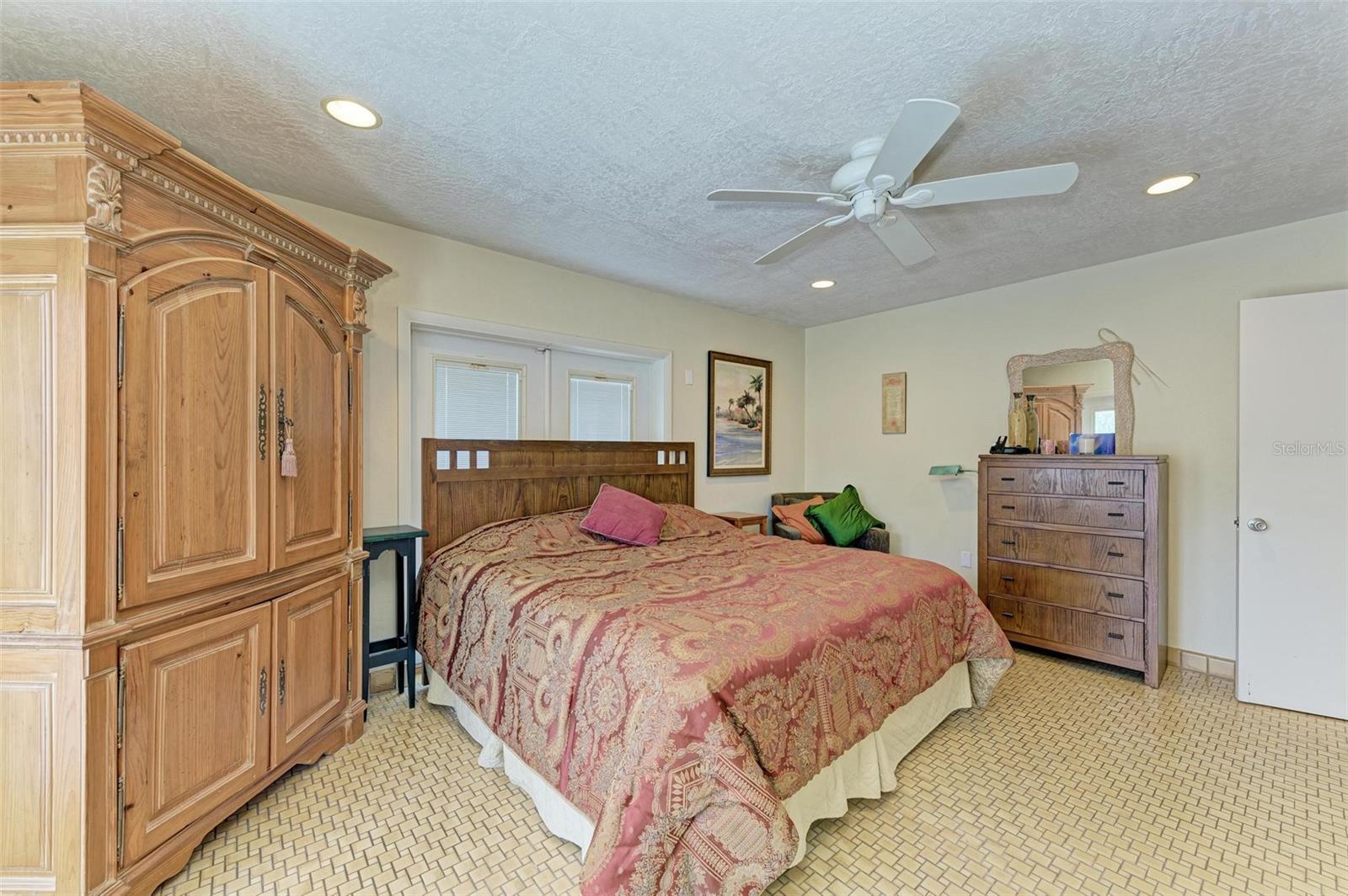 SAINT ARMANDS DIV JOHN RINGLING ESTATES - Residential