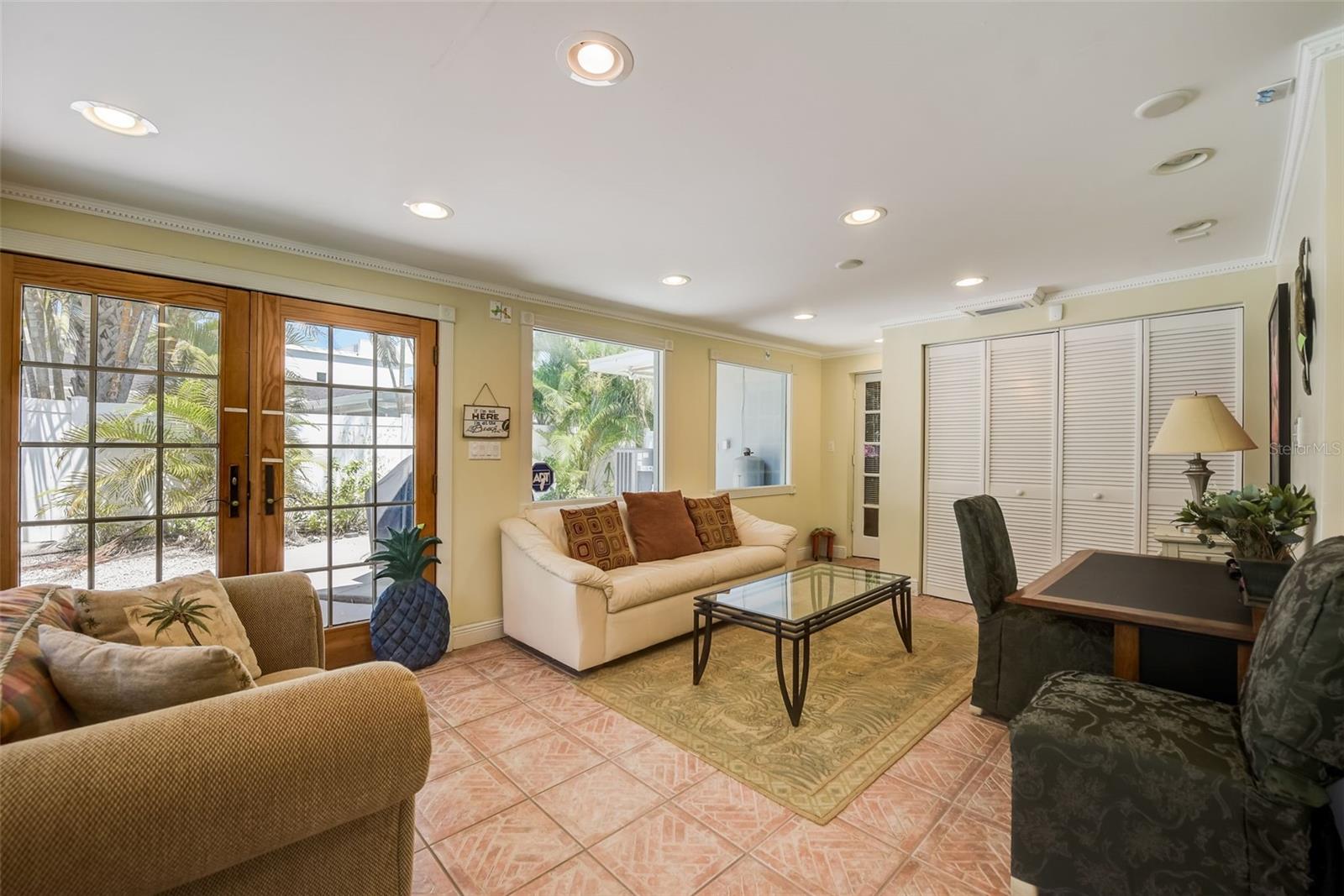 SAINT ARMANDS DIV JOHN RINGLING ESTATES - Residential