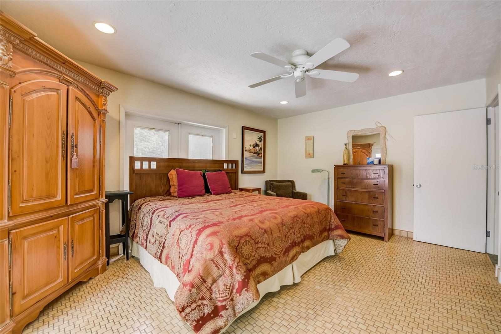 SAINT ARMANDS DIV JOHN RINGLING ESTATES - Residential