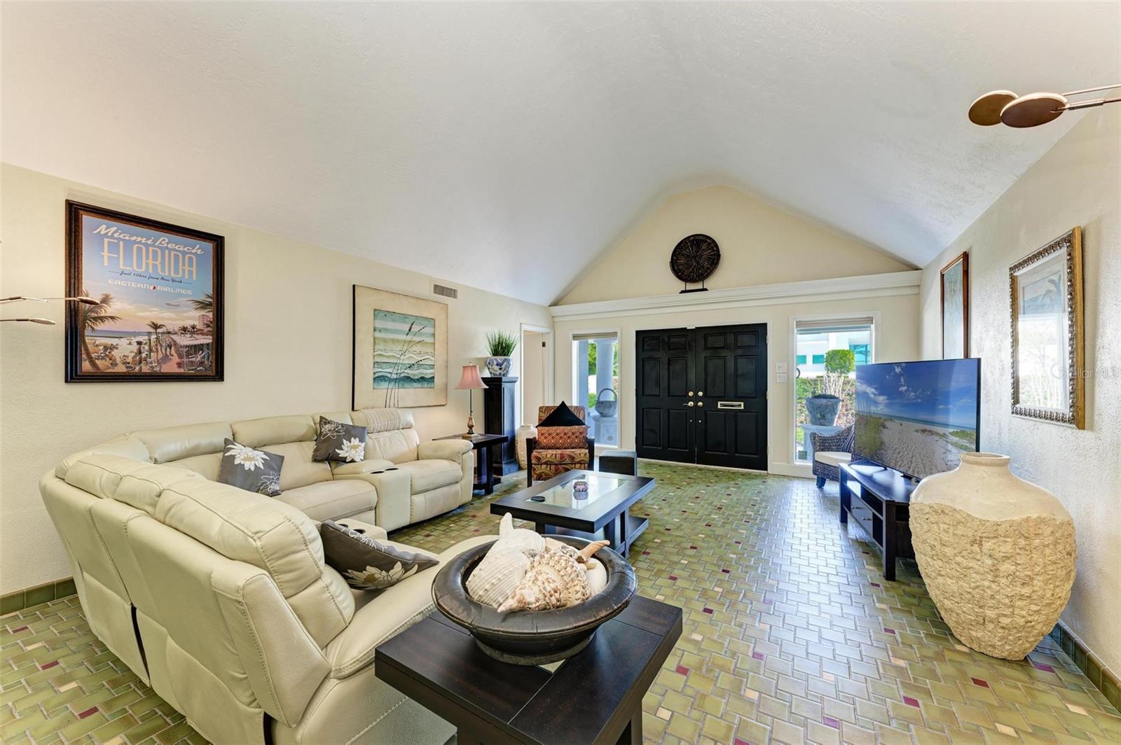 SAINT ARMANDS DIV JOHN RINGLING ESTATES - Residential