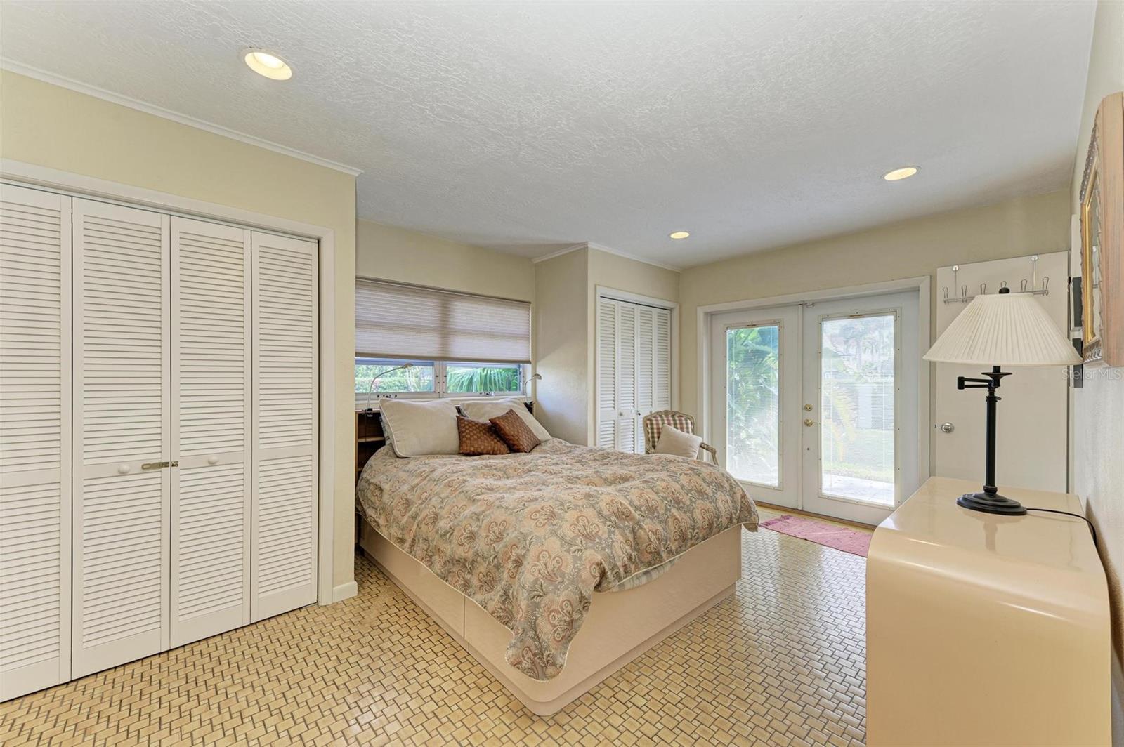 SAINT ARMANDS DIV JOHN RINGLING ESTATES - Residential