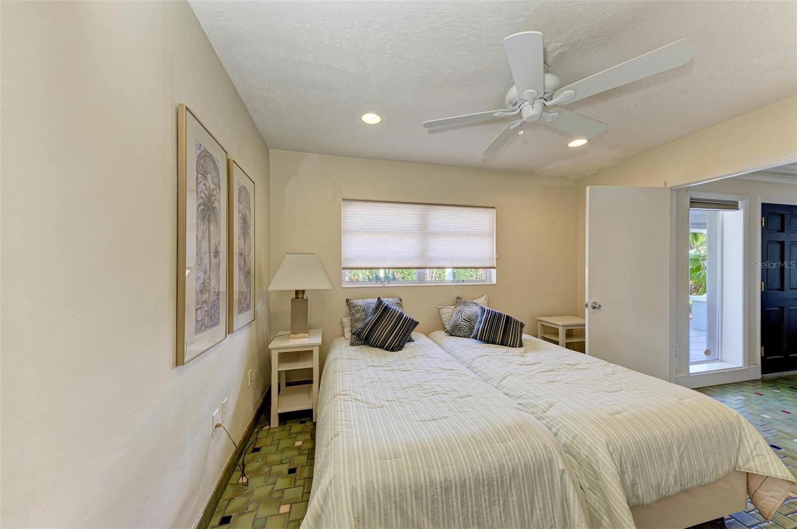 SAINT ARMANDS DIV JOHN RINGLING ESTATES - Residential