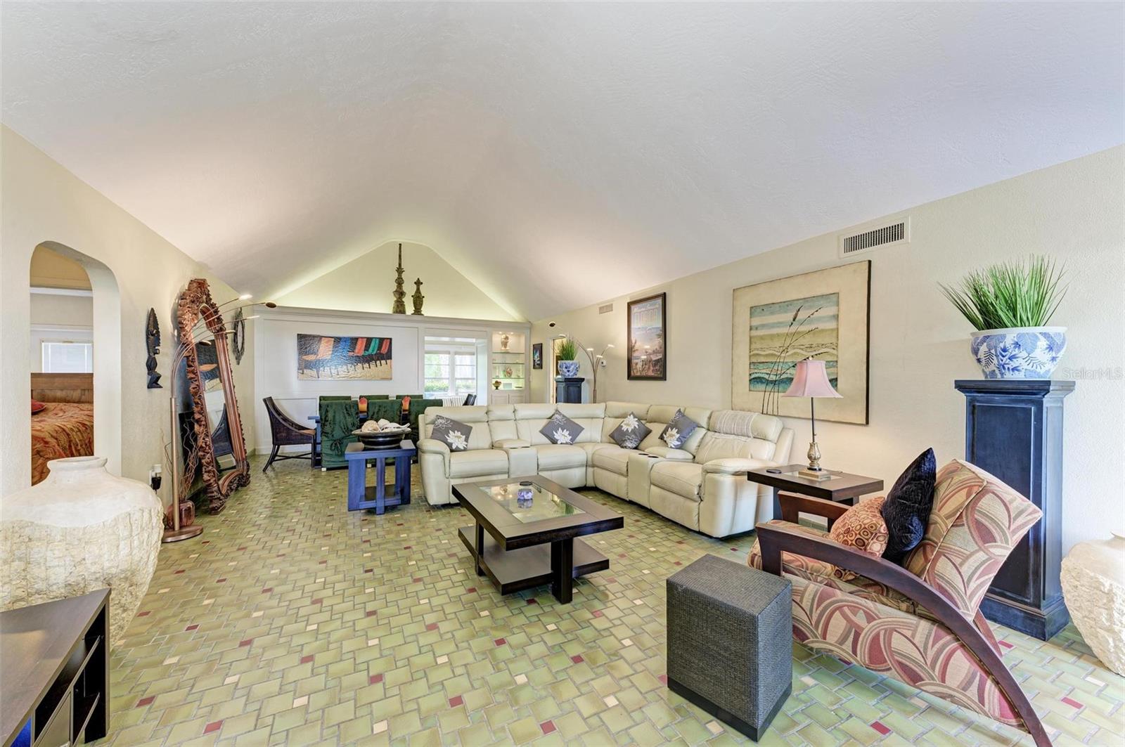 SAINT ARMANDS DIV JOHN RINGLING ESTATES - Residential