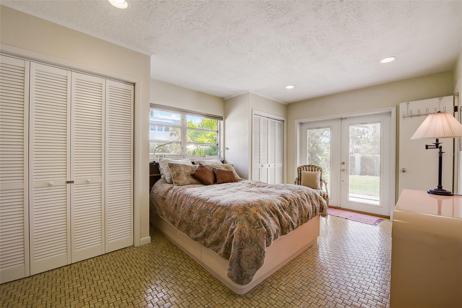 SAINT ARMANDS DIV JOHN RINGLING ESTATES - Residential