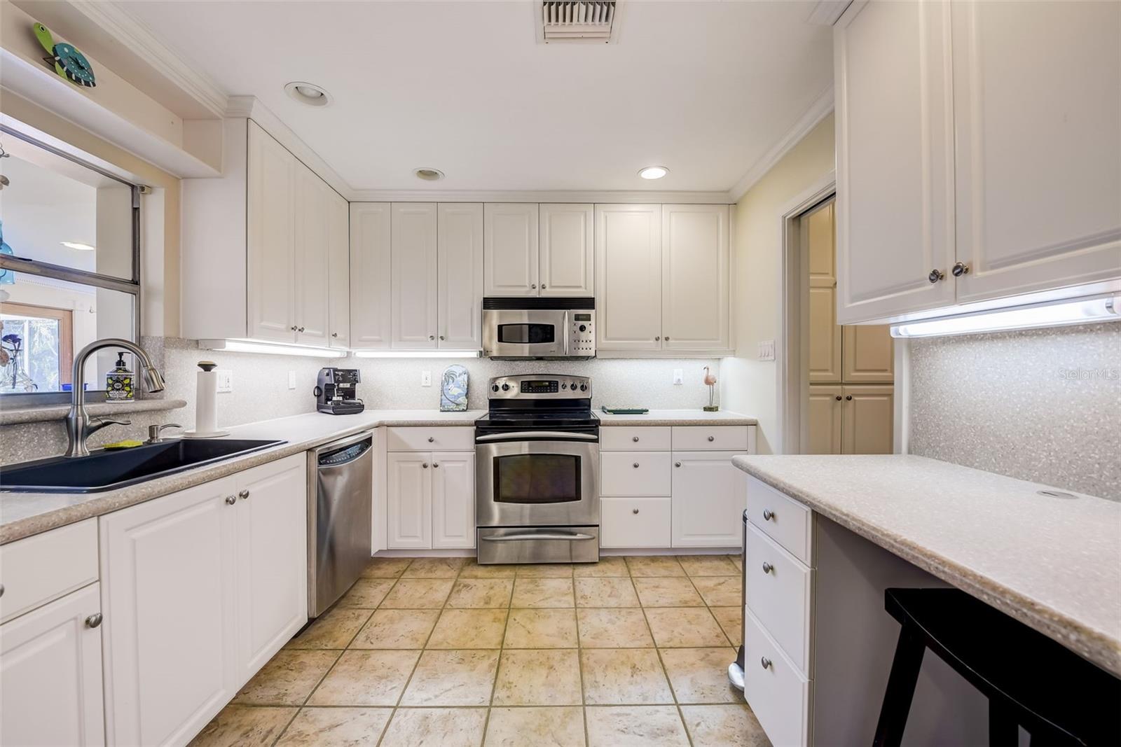 SAINT ARMANDS DIV JOHN RINGLING ESTATES - Residential